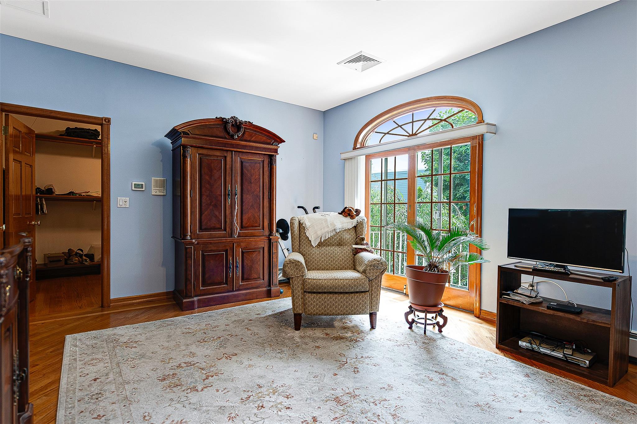 60-14 69th Place, Maspeth, NY 11378