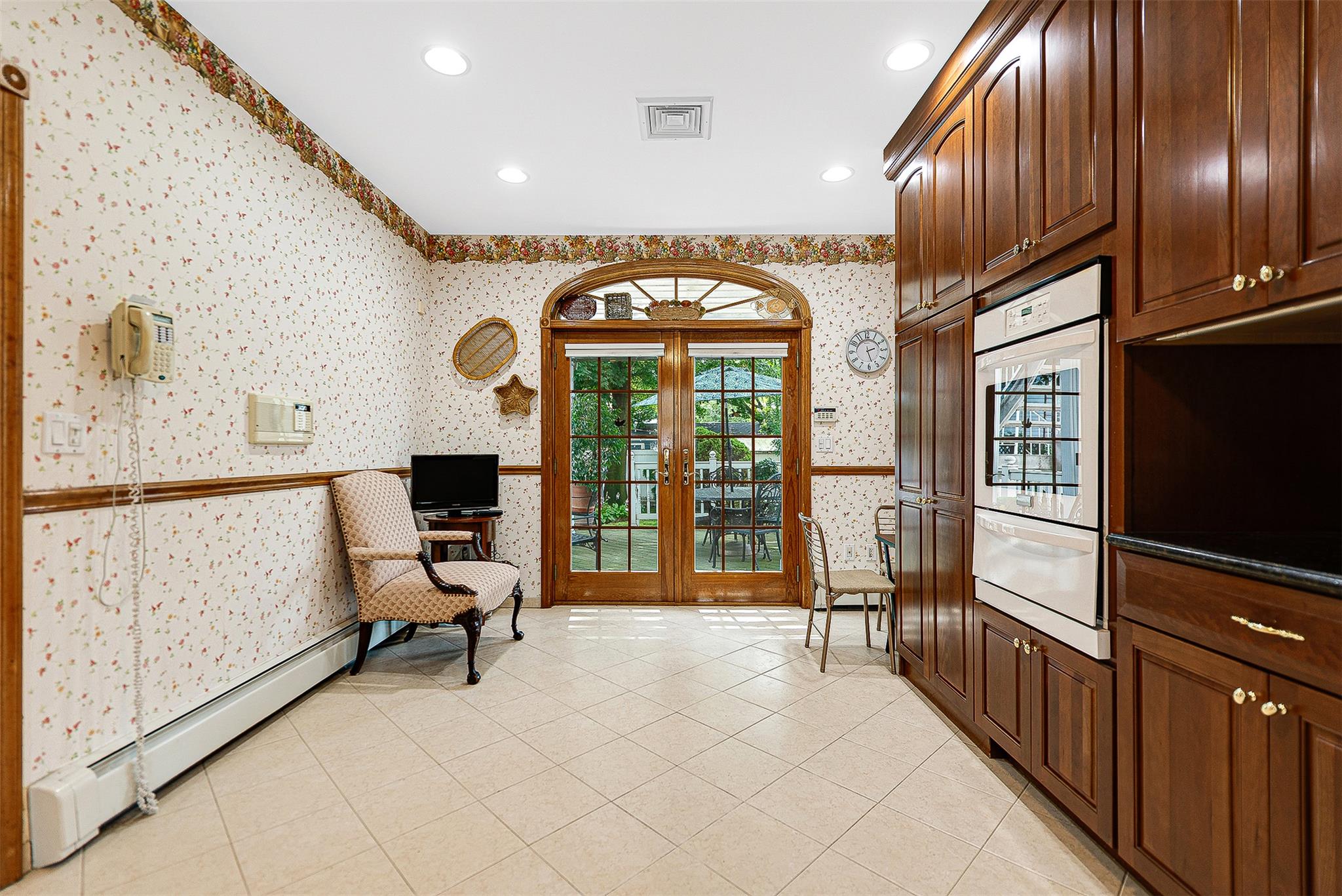 60-14 69th Place, Maspeth, NY 11378