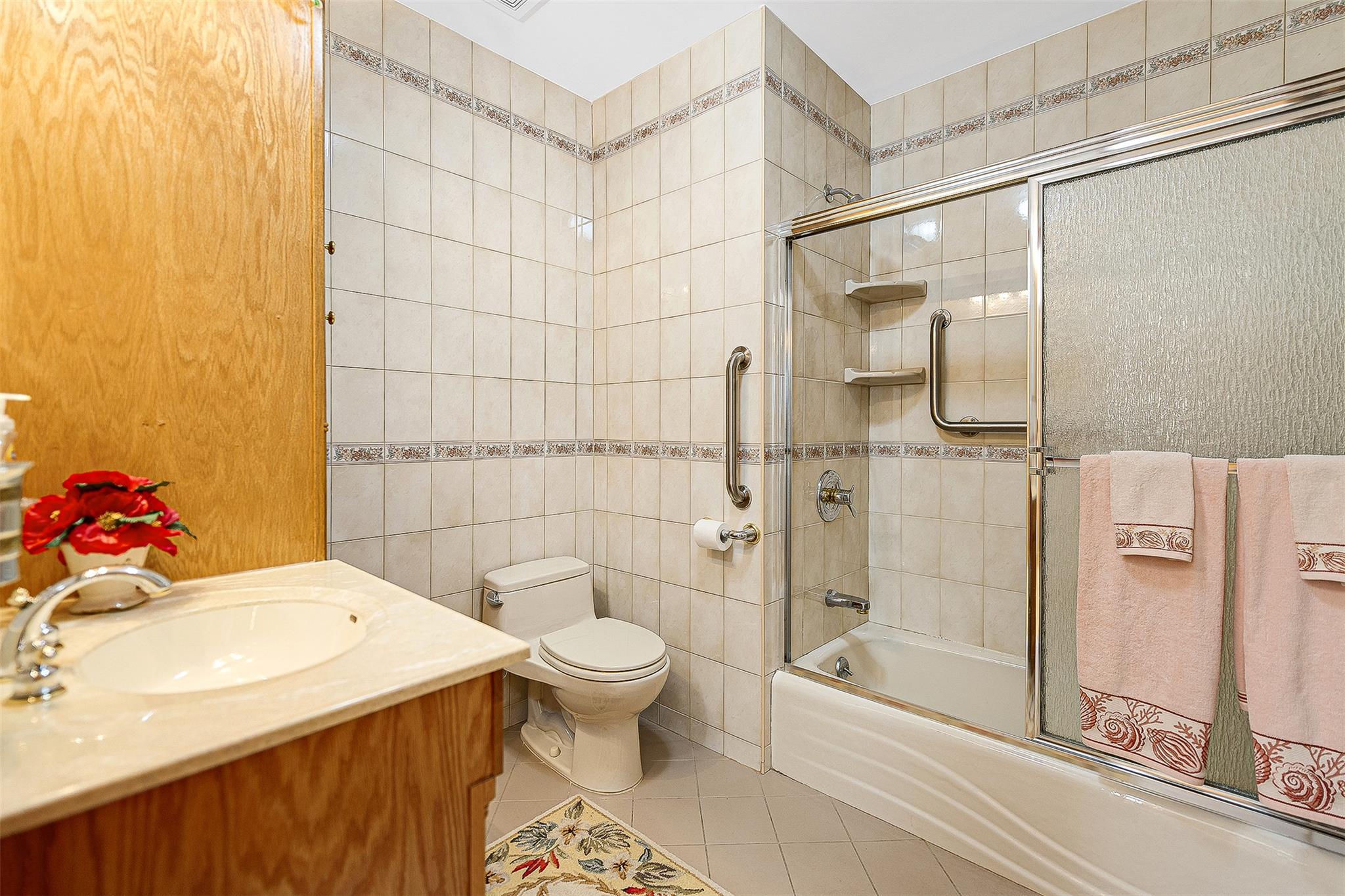 60-14 69th Place, Maspeth, NY 11378