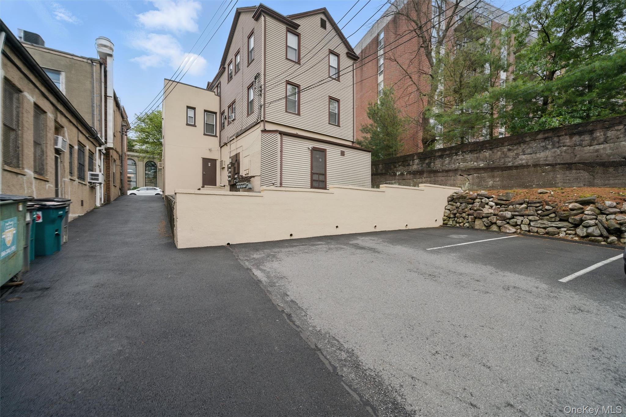 33 Park Avenue, Suffern, NY 10901