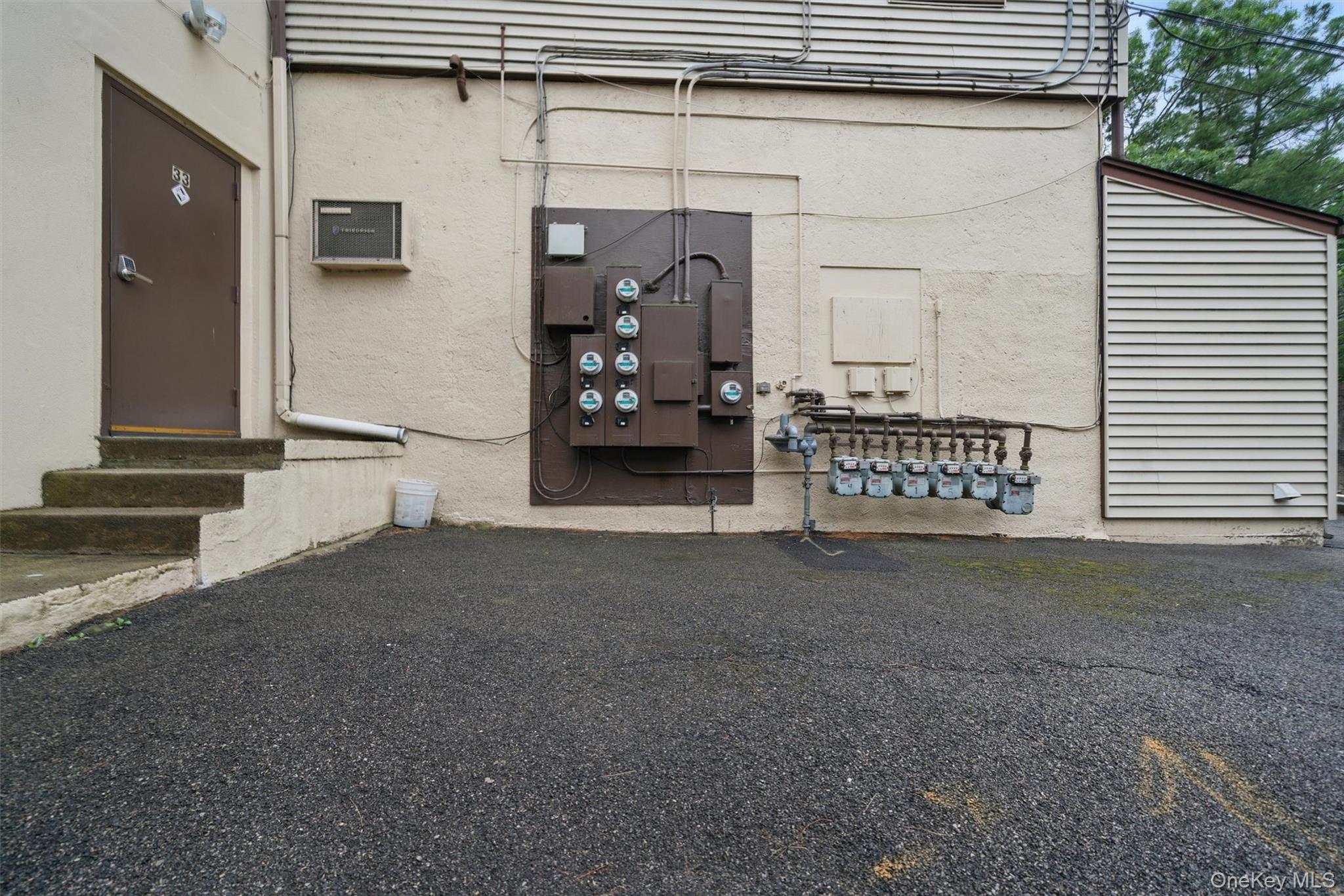 33 Park Avenue, Suffern, NY 10901