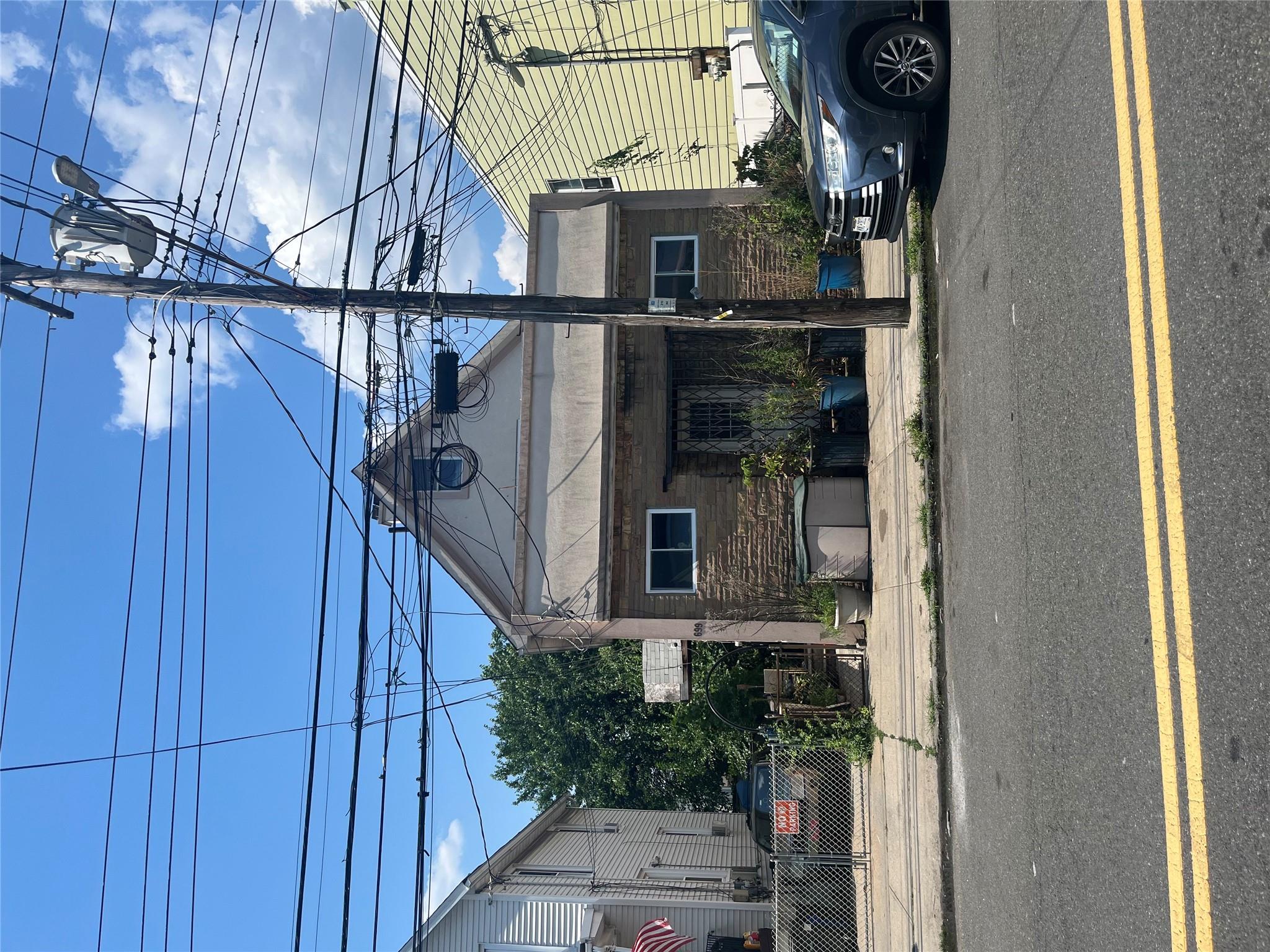 699 Henderson Avenue, Staten Island, NY 10310
