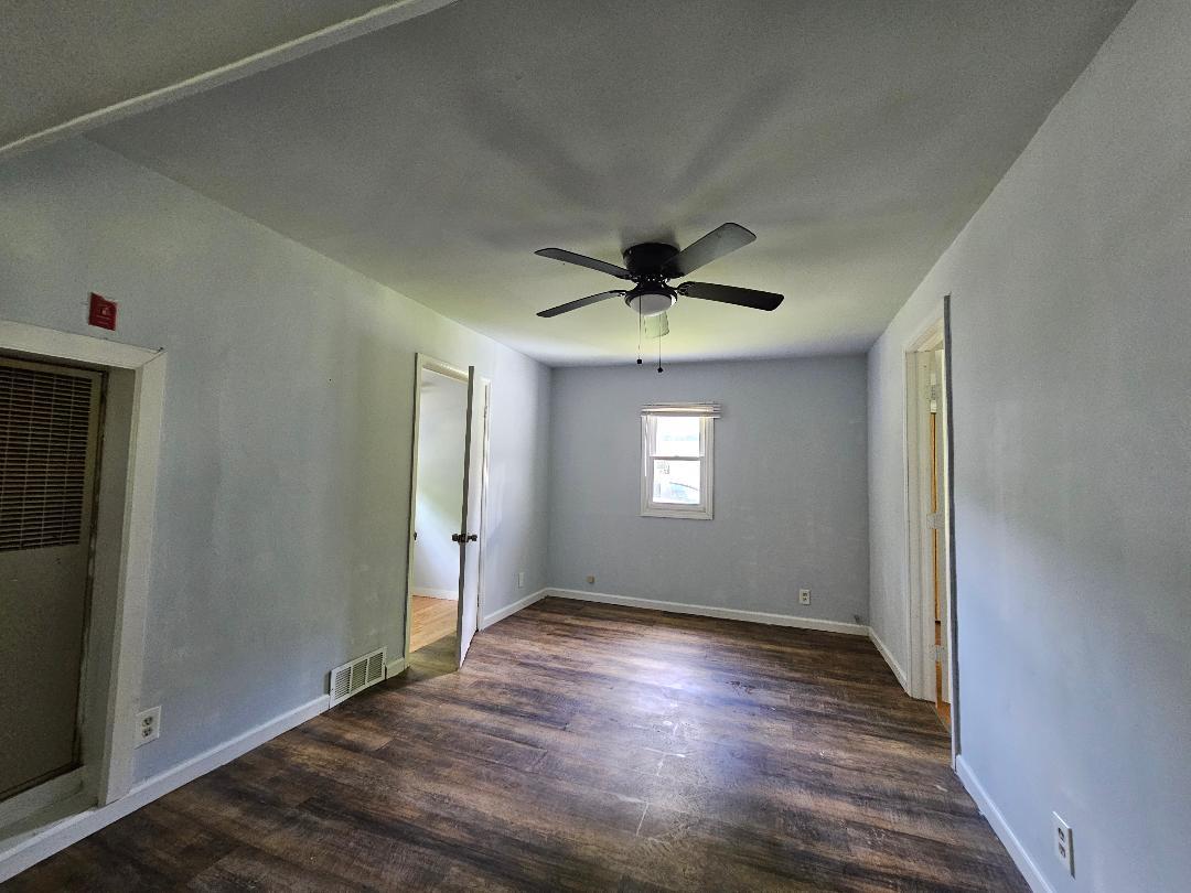 624 Oakland Valley Rd, Cuddebackville, NY 12729