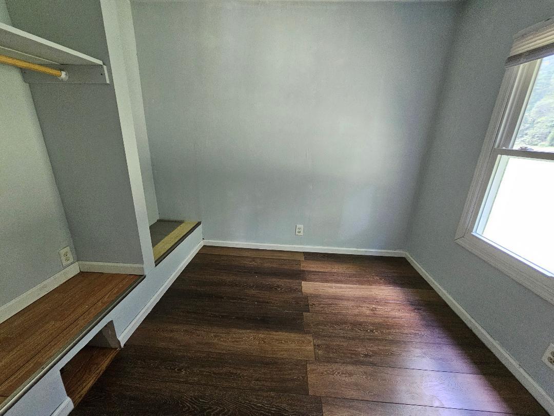 624 Oakland Valley Rd, Cuddebackville, NY 12729