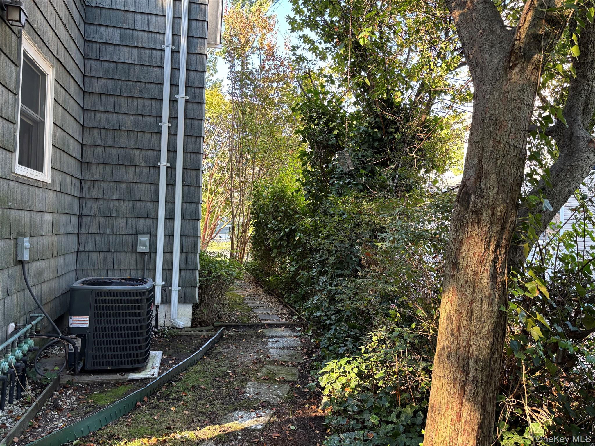 92 Walnut Street, Lynbrook, NY 11563