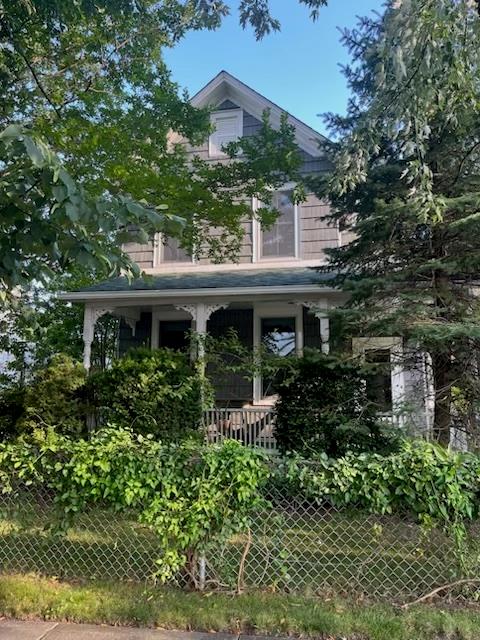92 Walnut Street, Lynbrook, NY 11563