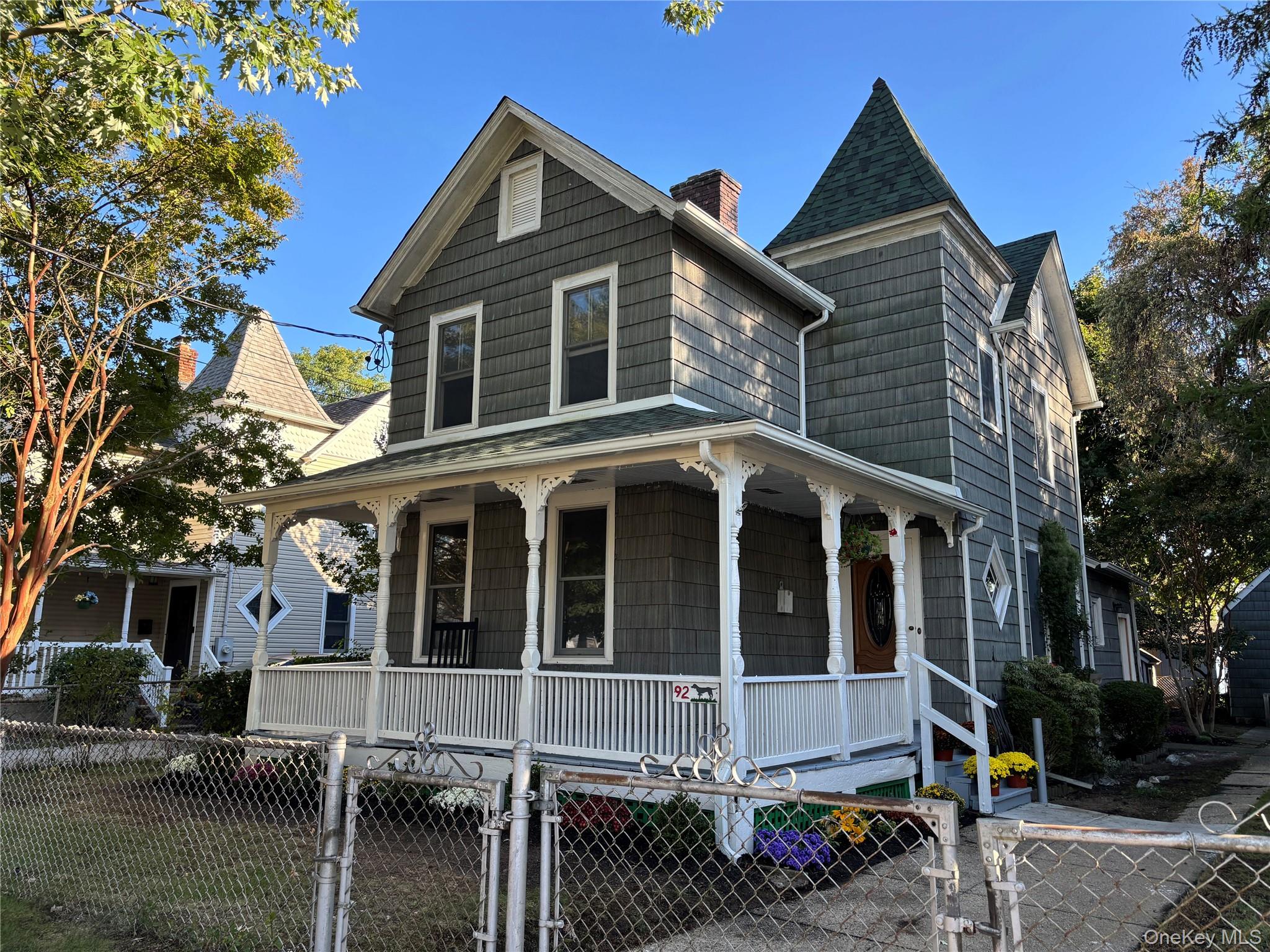 92 Walnut Street, Lynbrook, NY 11563