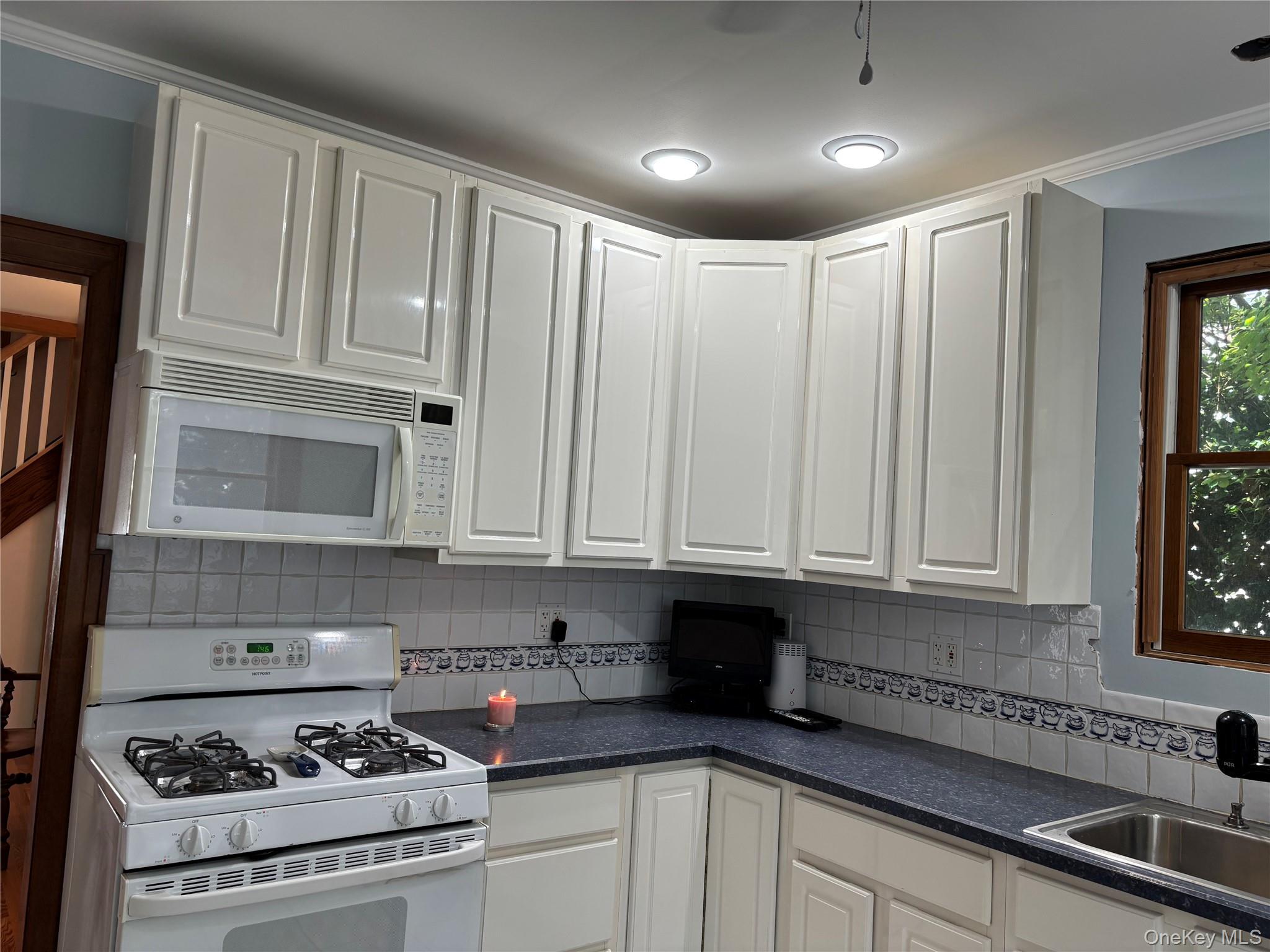 92 Walnut Street, Lynbrook, NY 11563