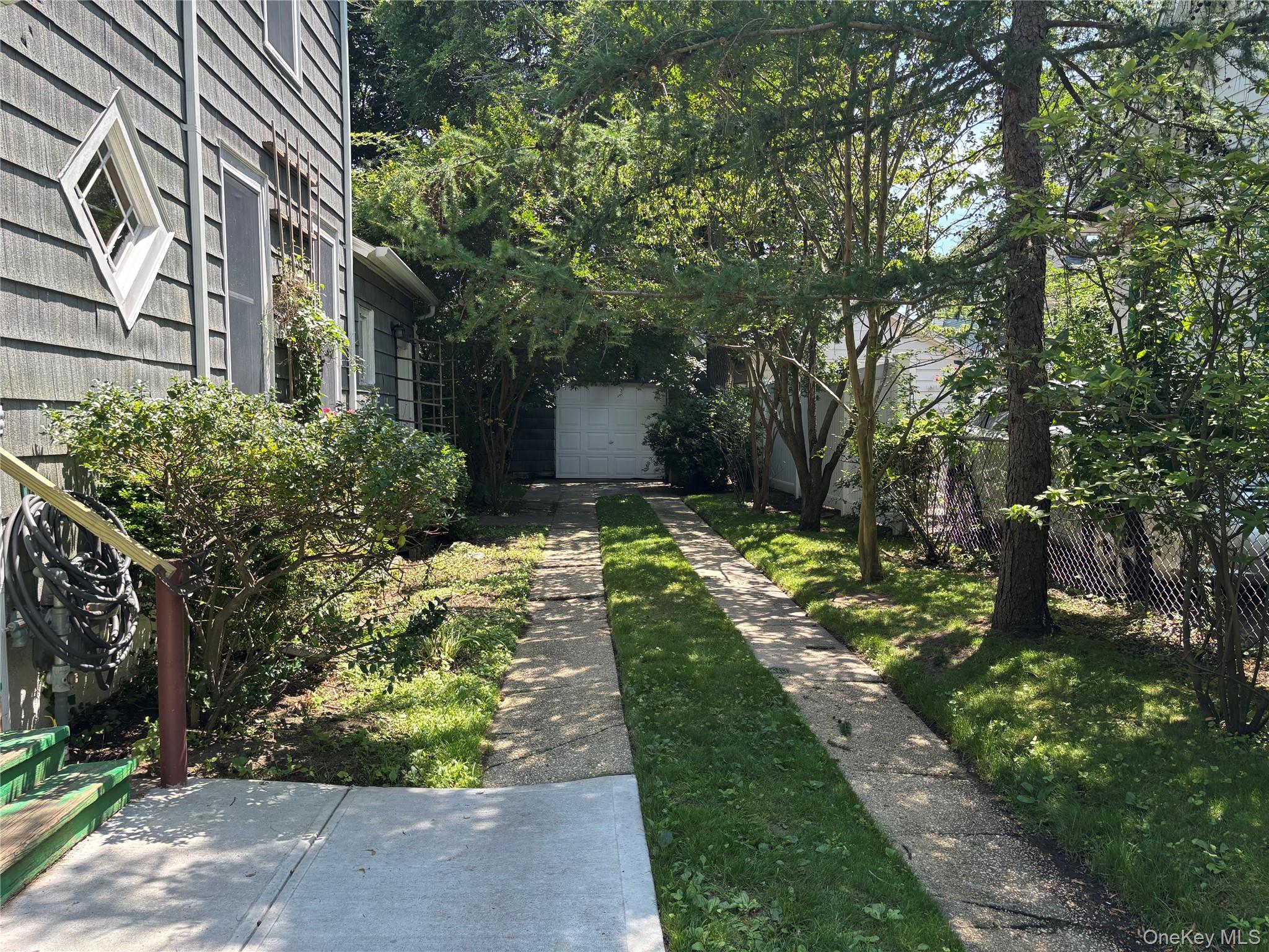 92 Walnut Street, Lynbrook, NY 11563