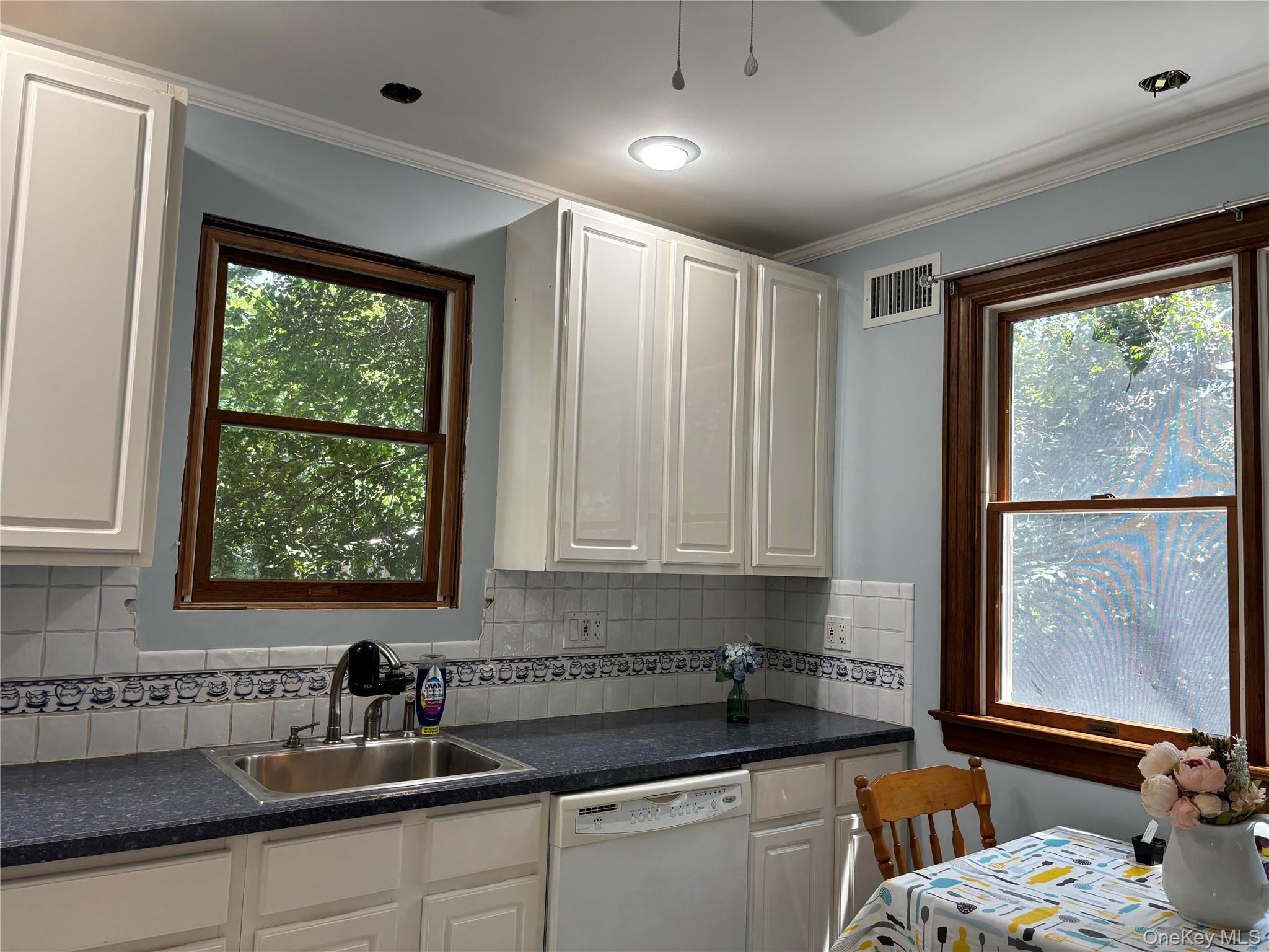 92 Walnut Street, Lynbrook, NY 11563