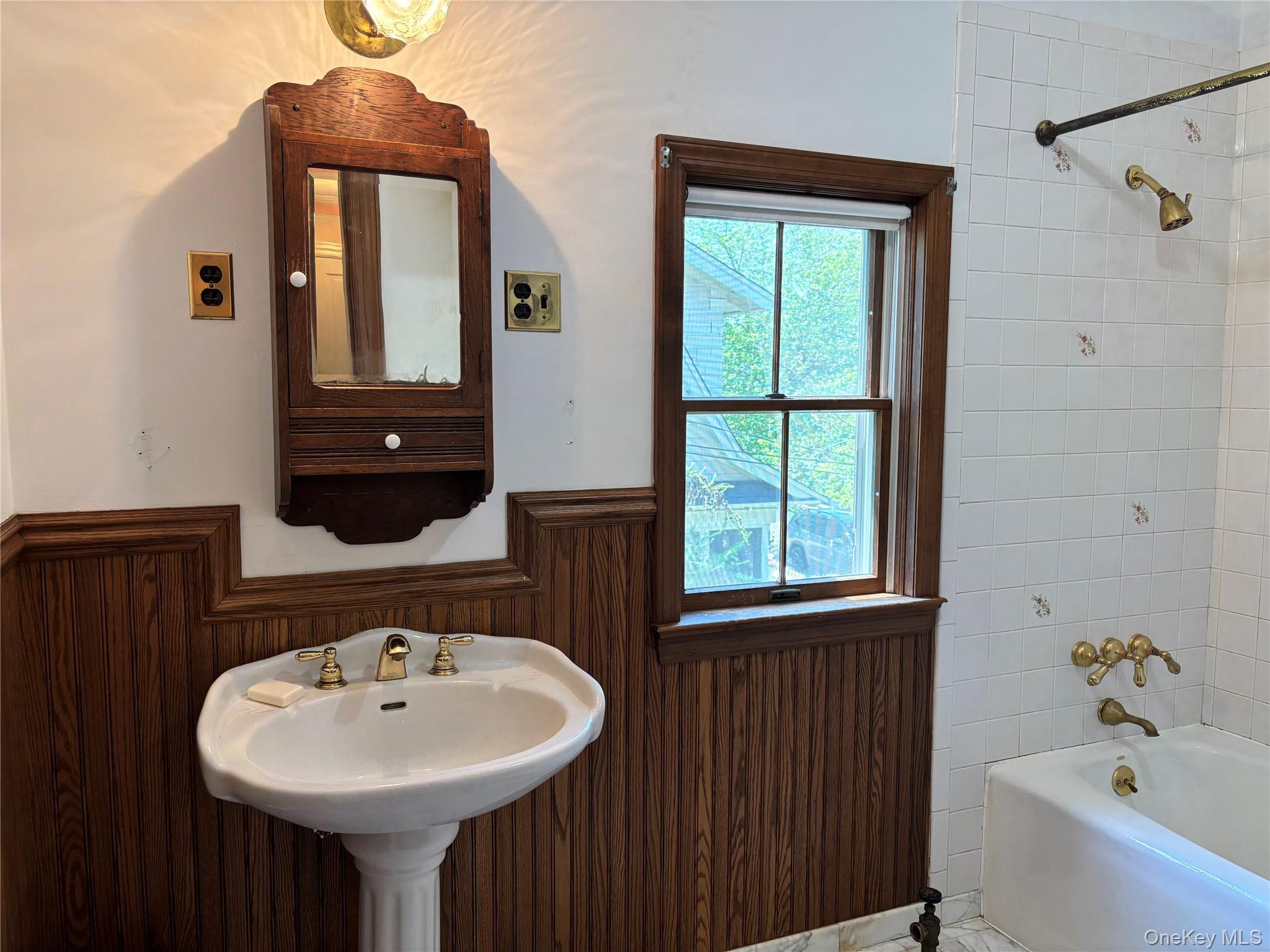 92 Walnut Street, Lynbrook, NY 11563