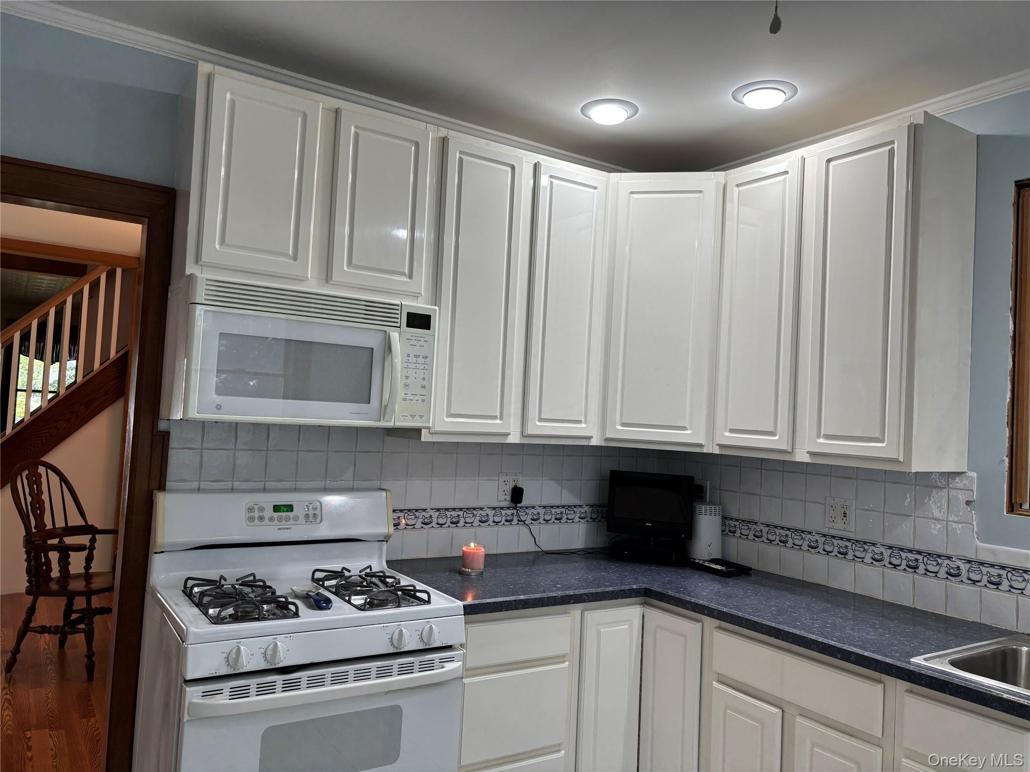 92 Walnut Street, Lynbrook, NY 11563