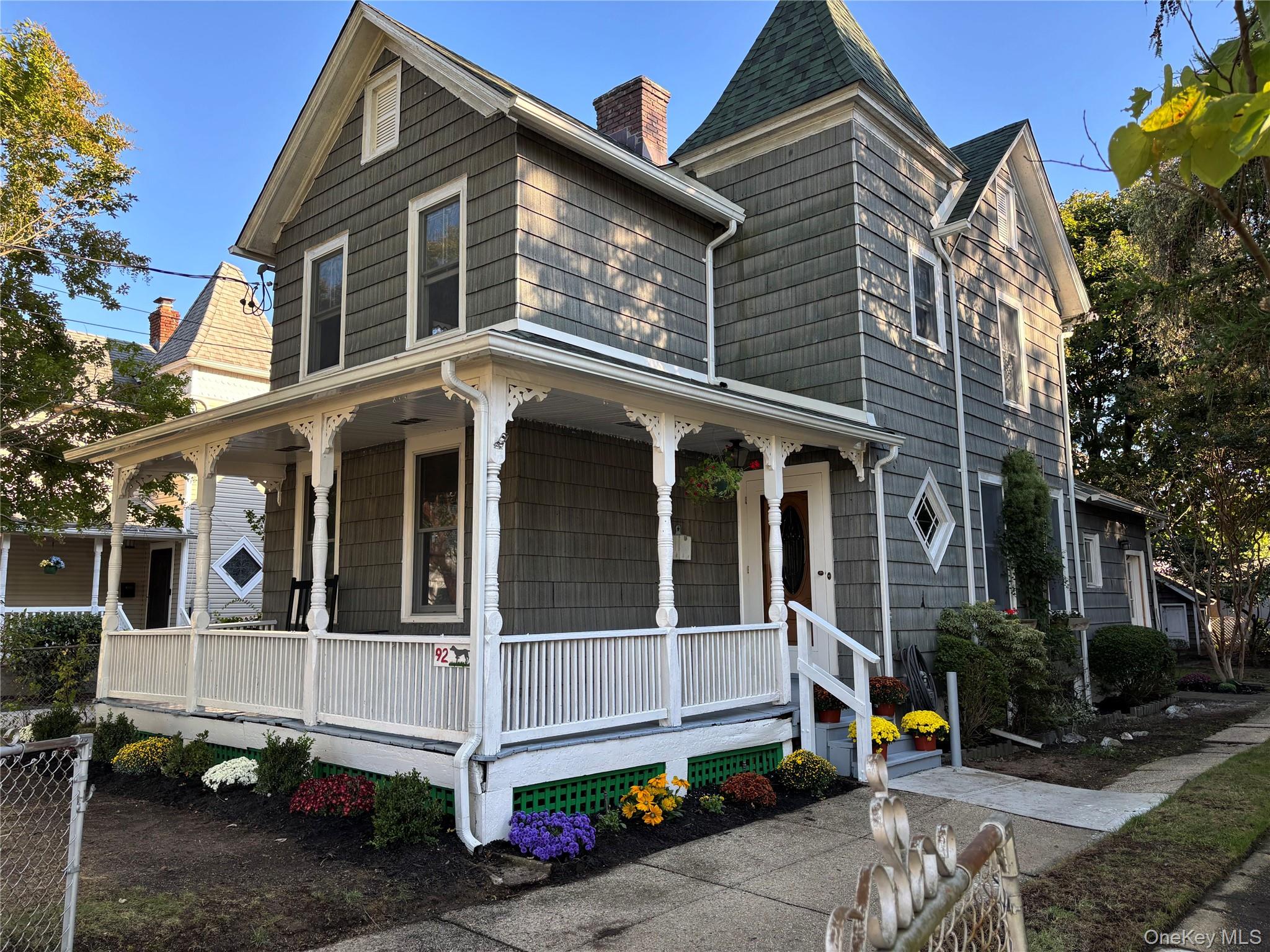 92 Walnut Street, Lynbrook, NY 11563