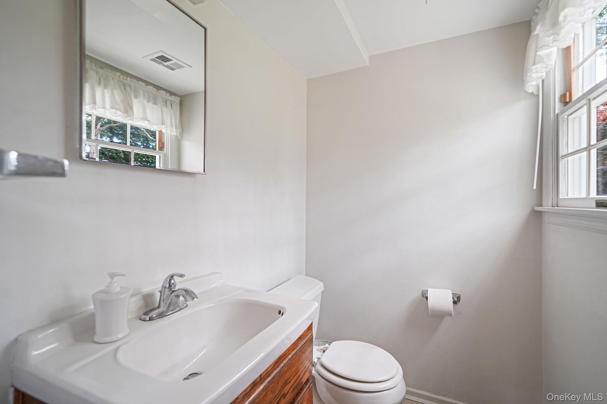 708 Bohemia Parkway, Sayville, NY 11782