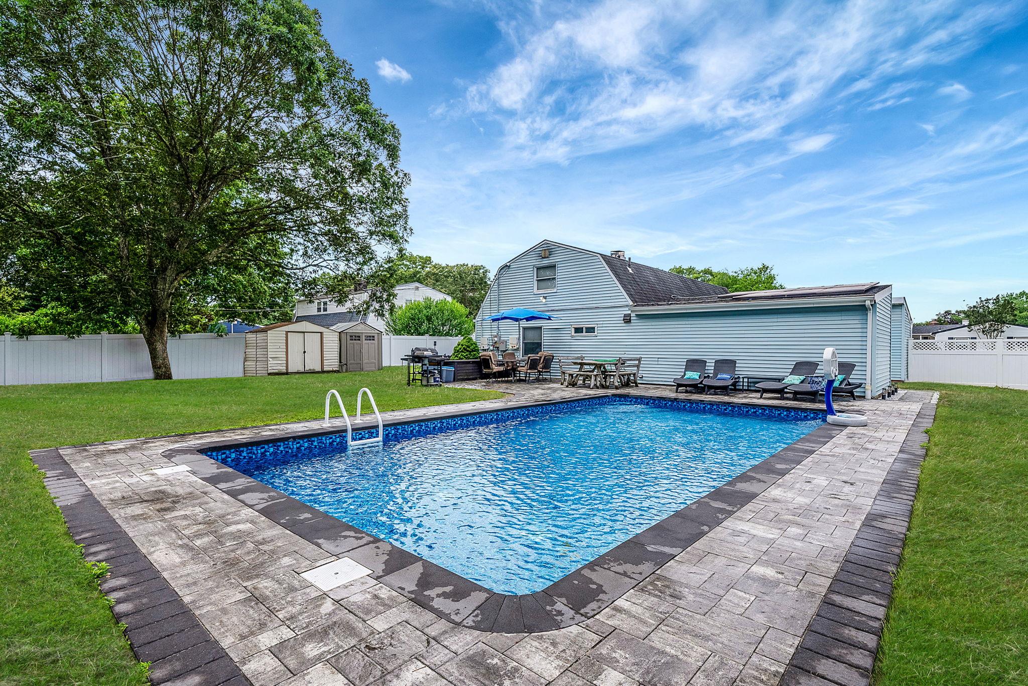 15 Carnegie Drive, Farmingville, NY 11738