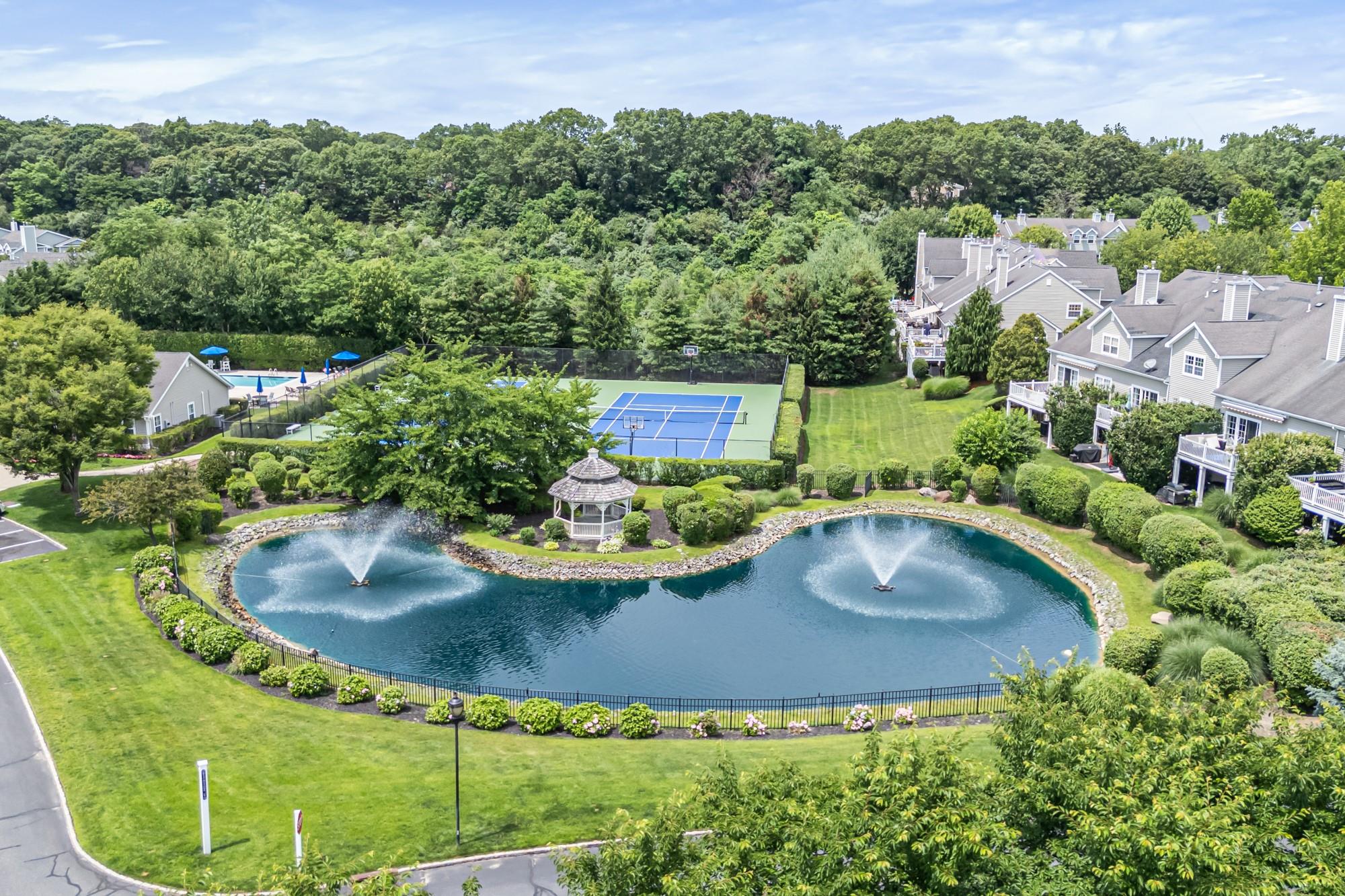 103 Paddington Circle, Smithtown, NY 11787