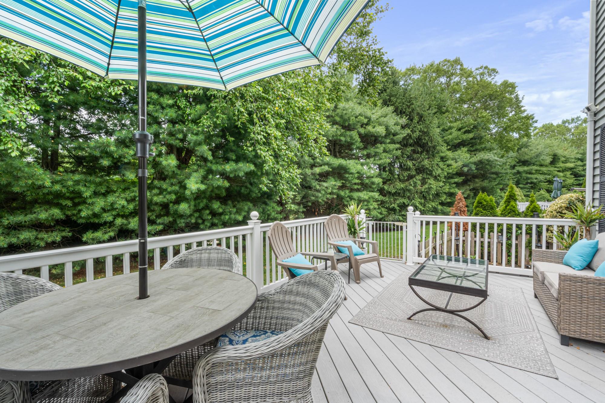 103 Paddington Circle, Smithtown, NY 11787