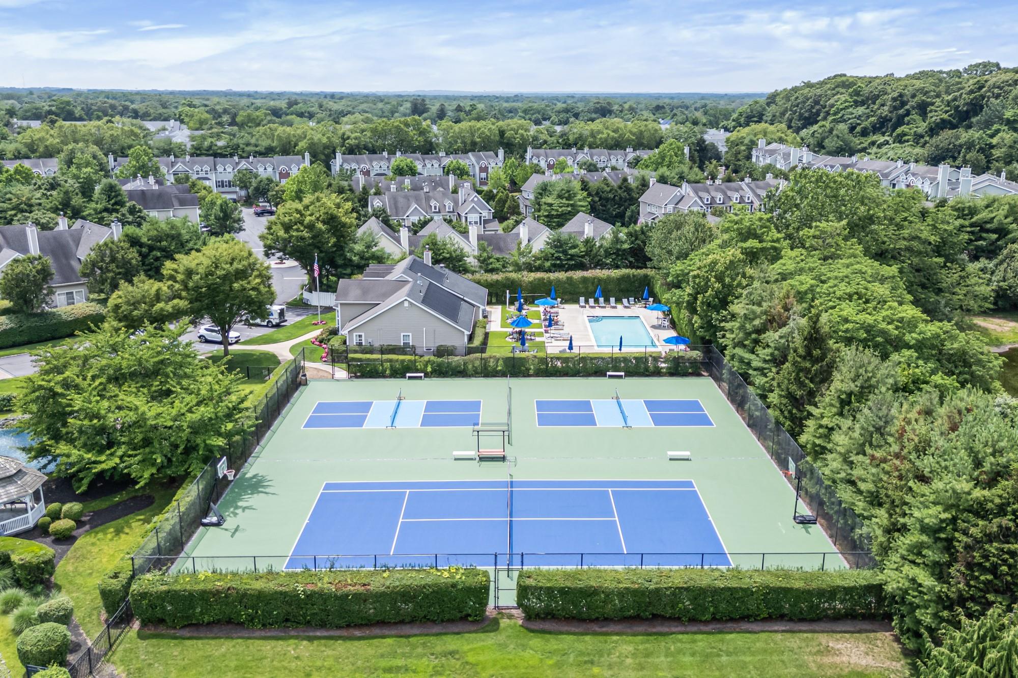 103 Paddington Circle, Smithtown, NY 11787
