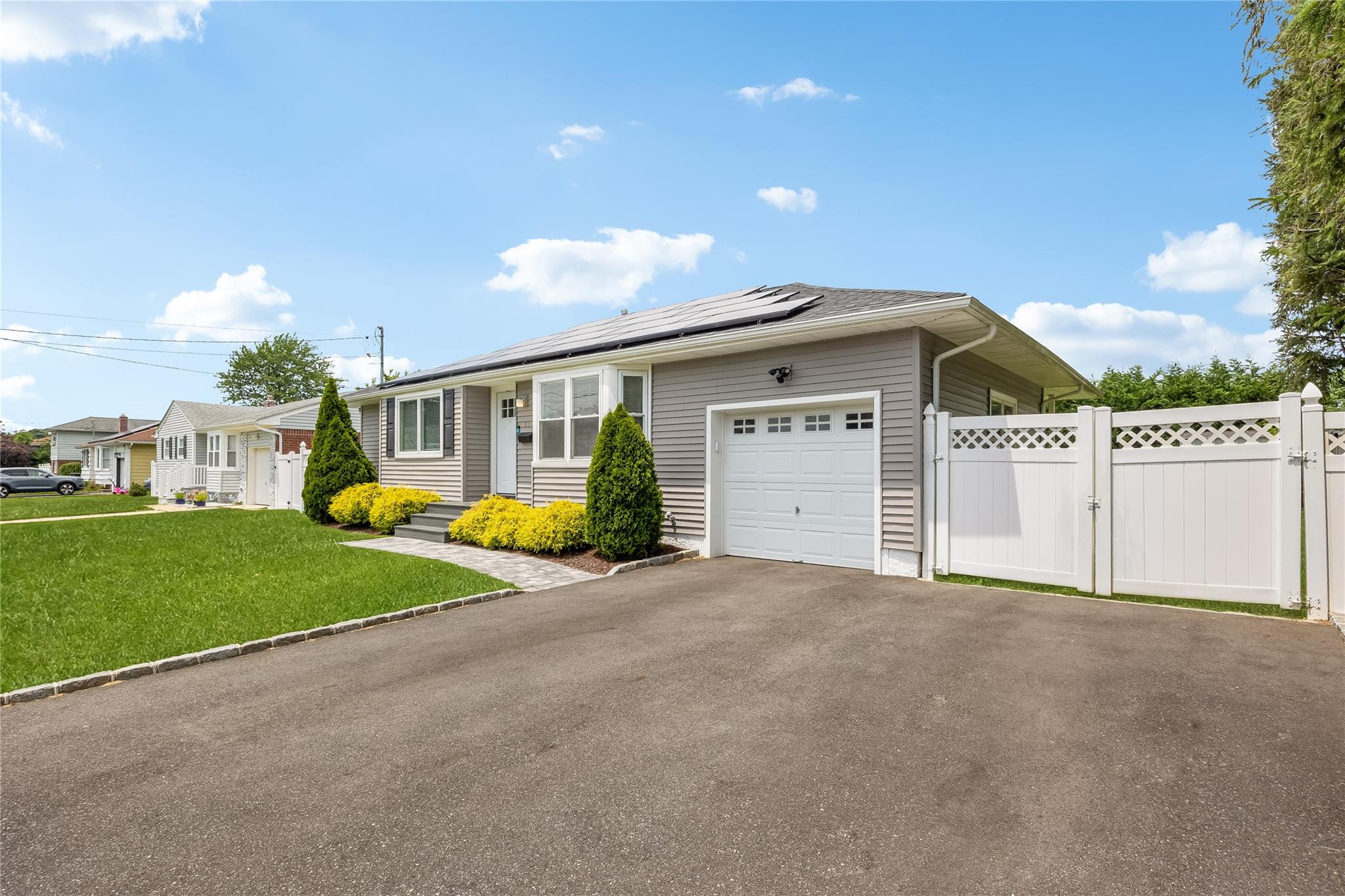 31 Orange Street, Deer Park, NY 11729