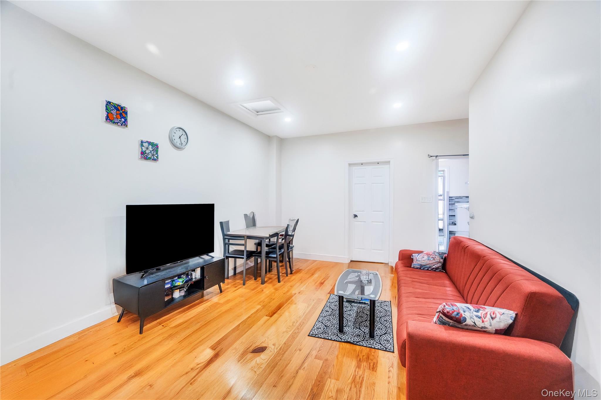 371 Pine Street, Brooklyn, NY 11208