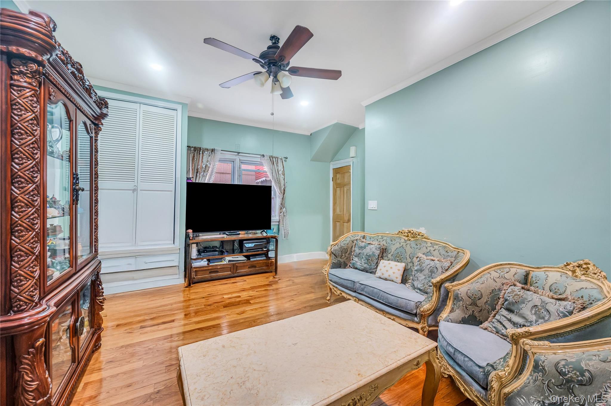 371 Pine Street, Brooklyn, NY 11208