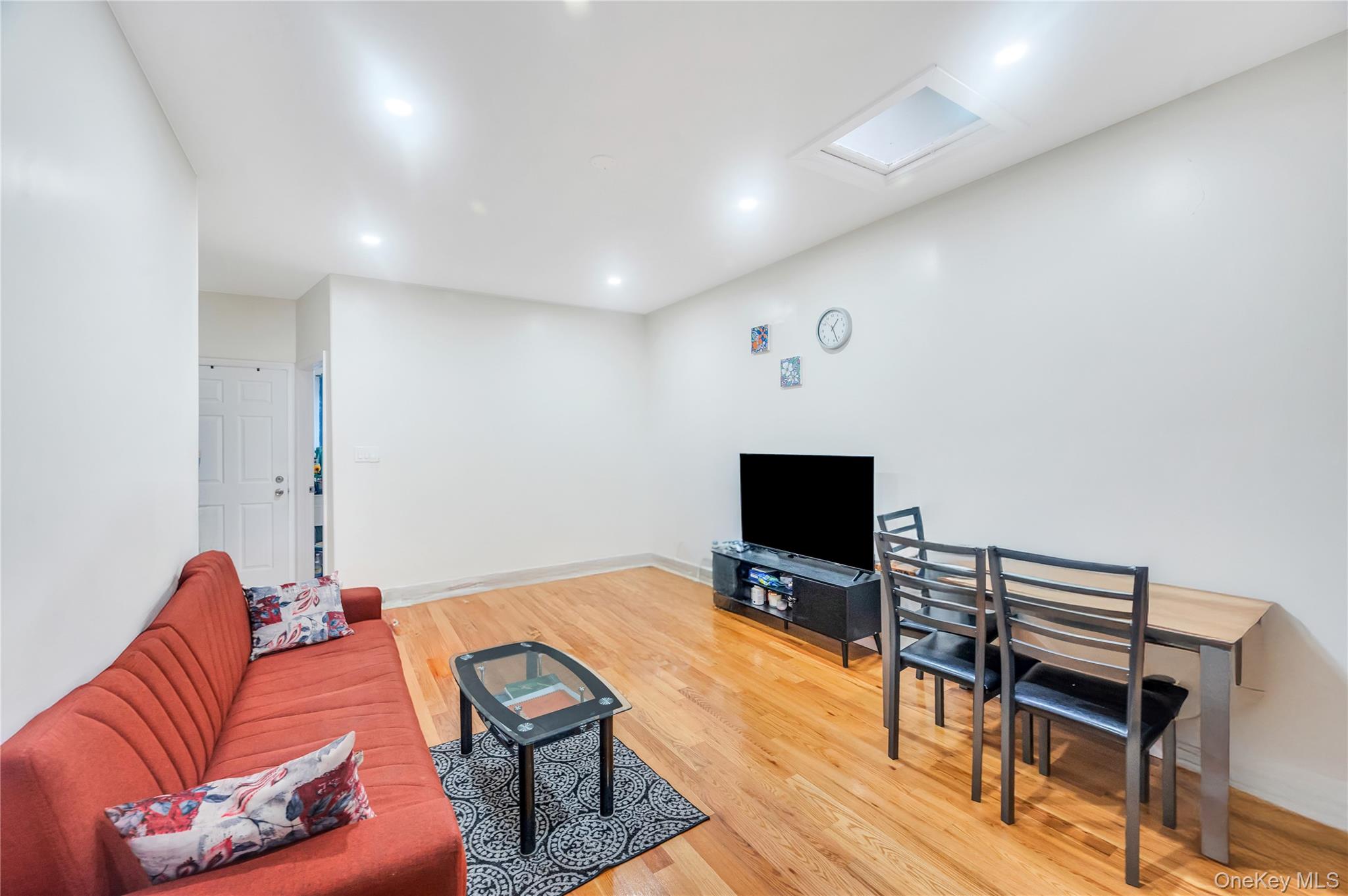 371 Pine Street, Brooklyn, NY 11208