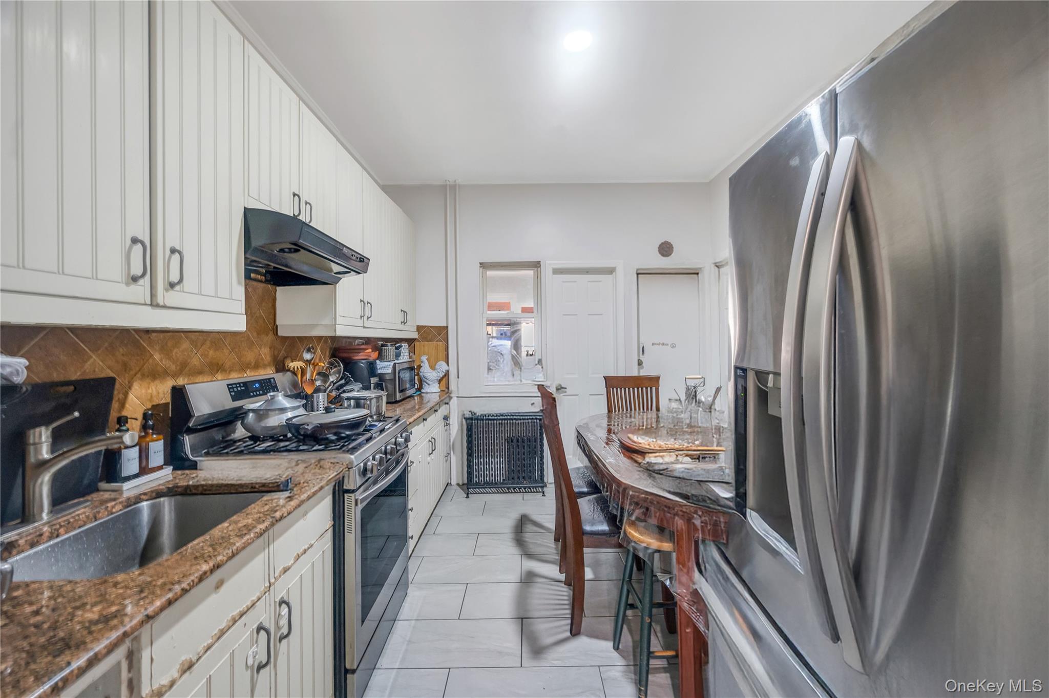 371 Pine Street, Brooklyn, NY 11208