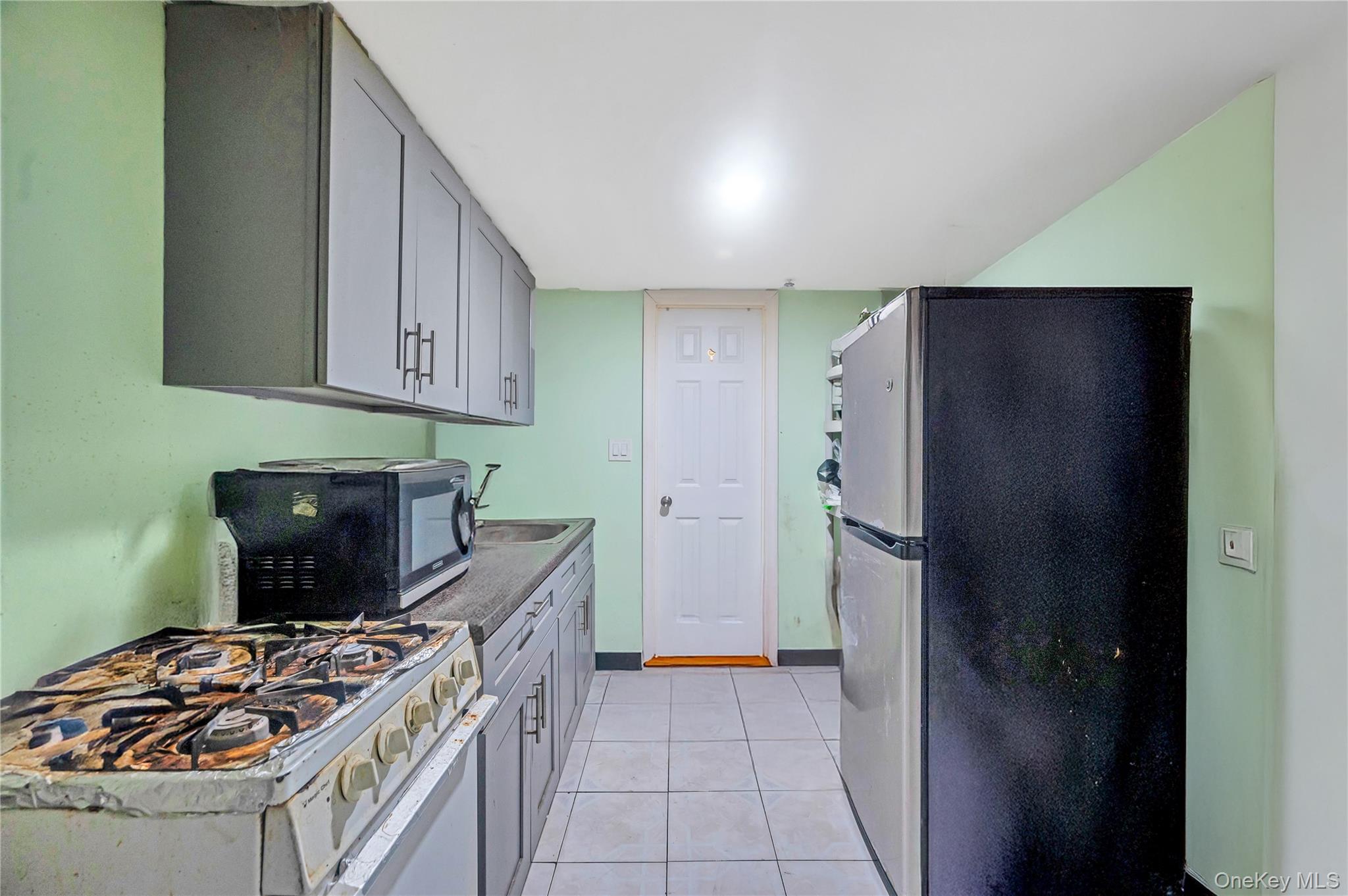 371 Pine Street, Brooklyn, NY 11208