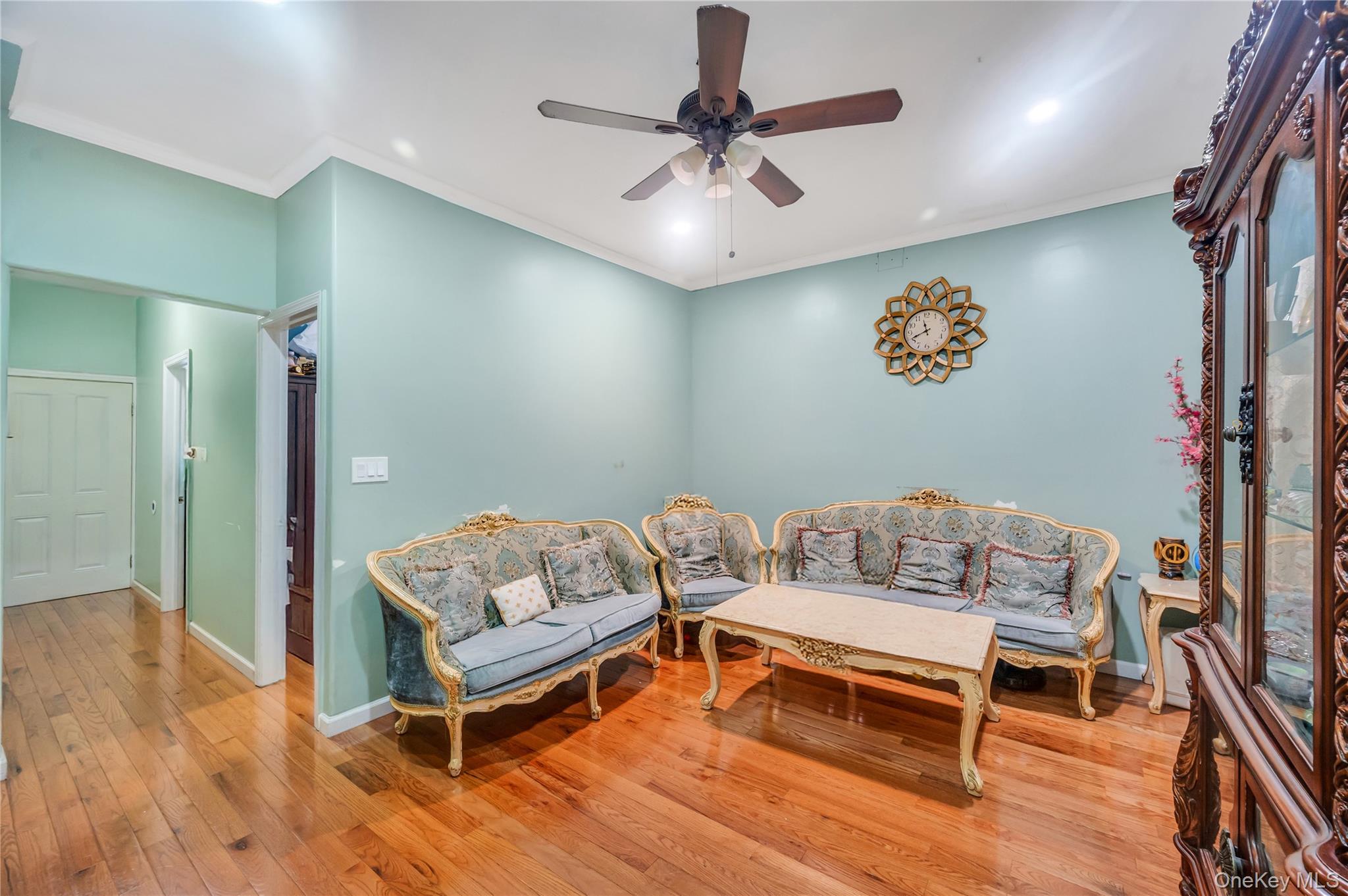 371 Pine Street, Brooklyn, NY 11208