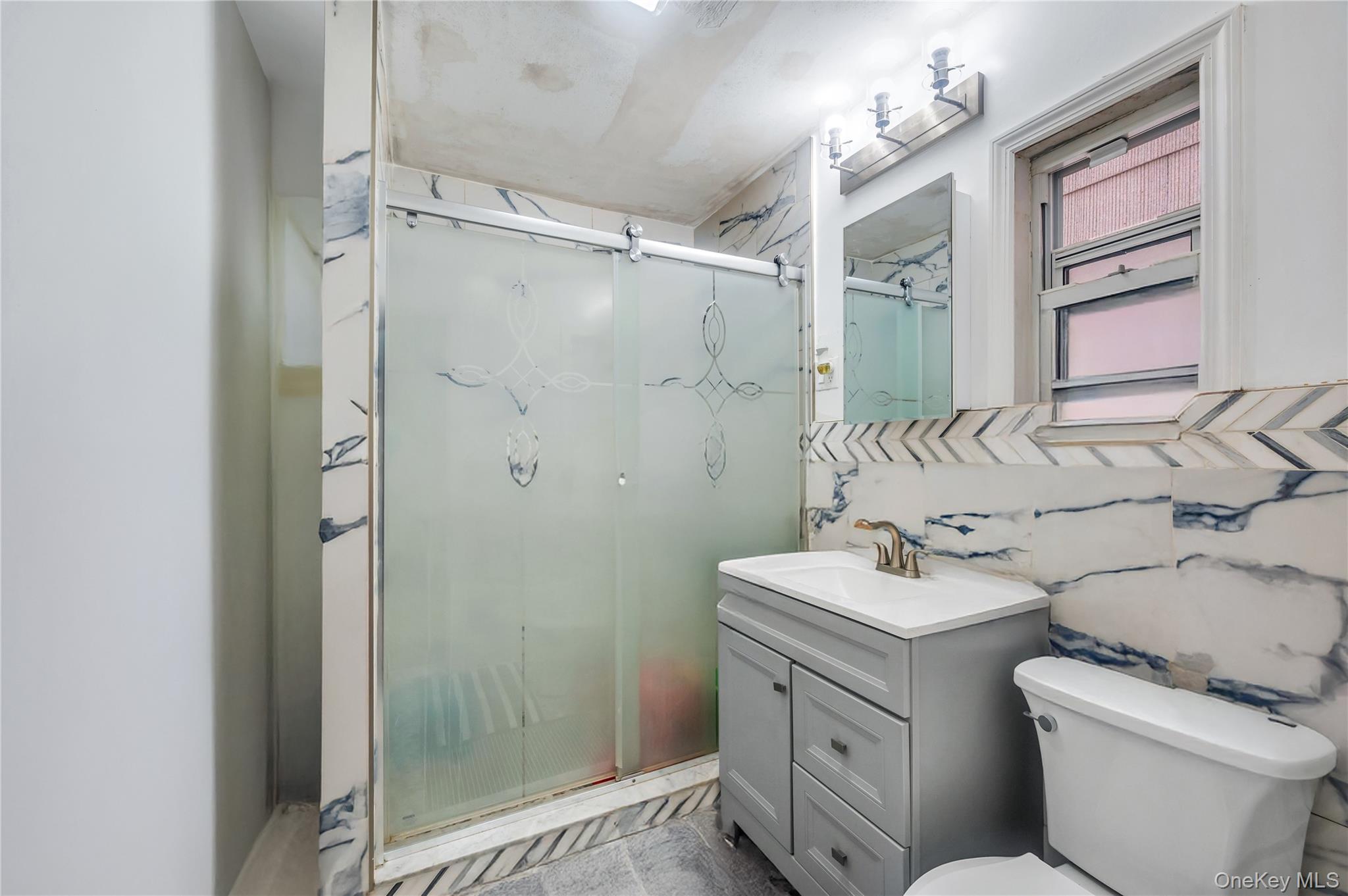 371 Pine Street, Brooklyn, NY 11208