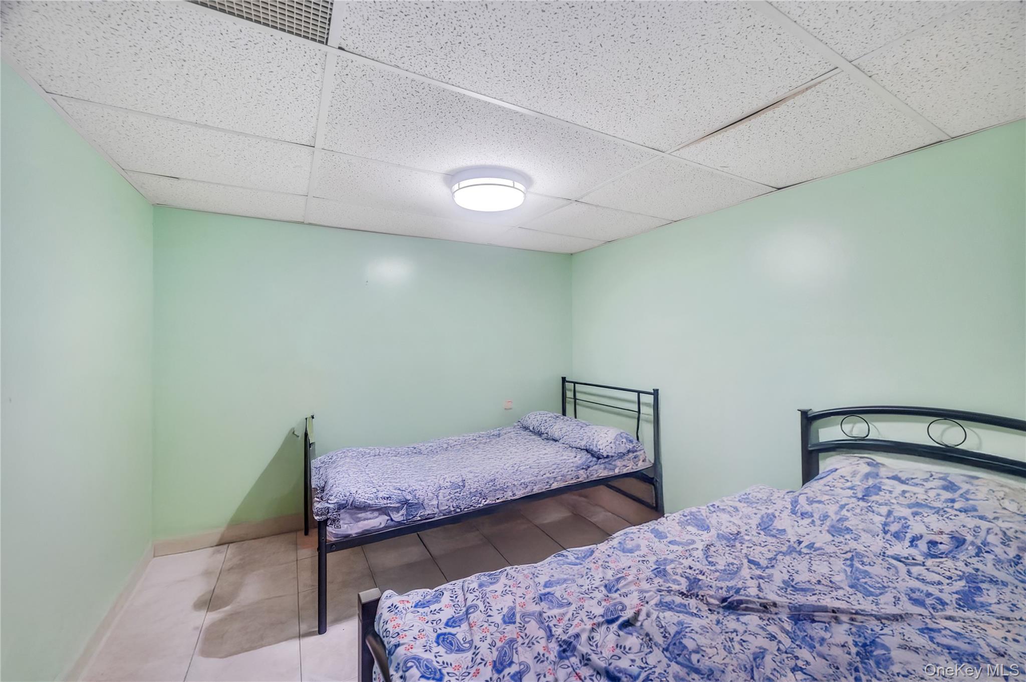 371 Pine Street, Brooklyn, NY 11208