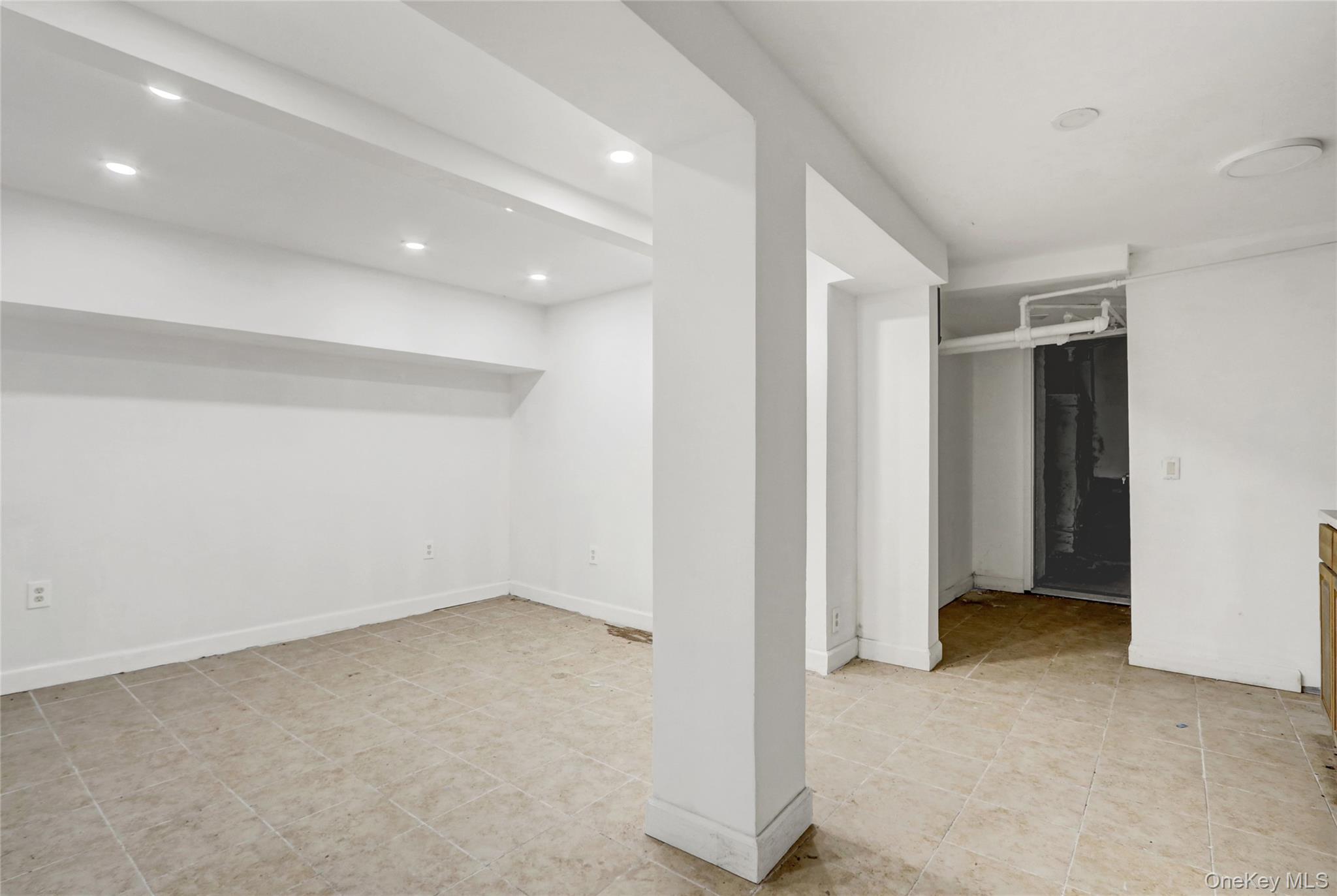 58 Laurel Avenue, Staten Island, NY 10304