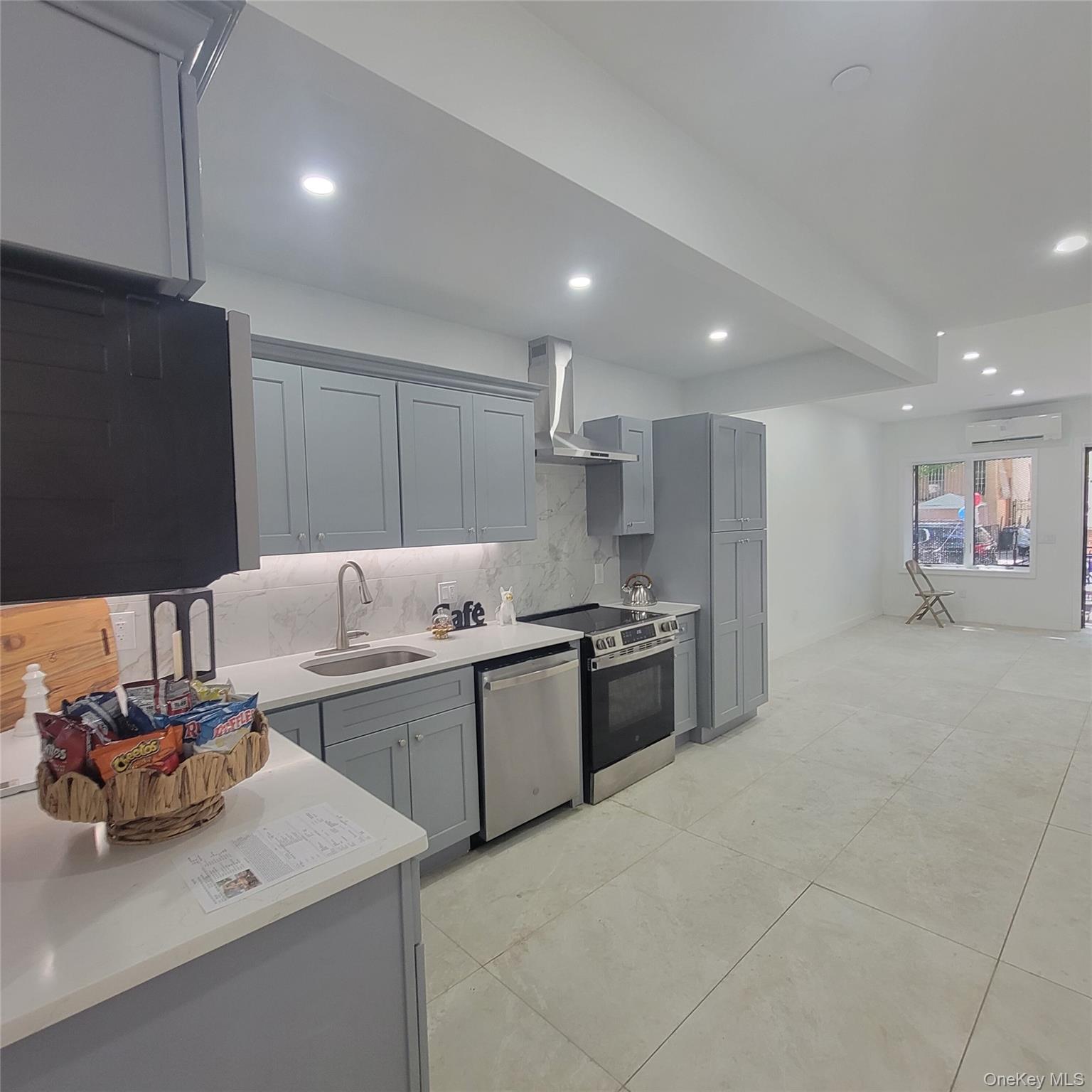 2041 Strauss Street, Brooklyn, NY 11212