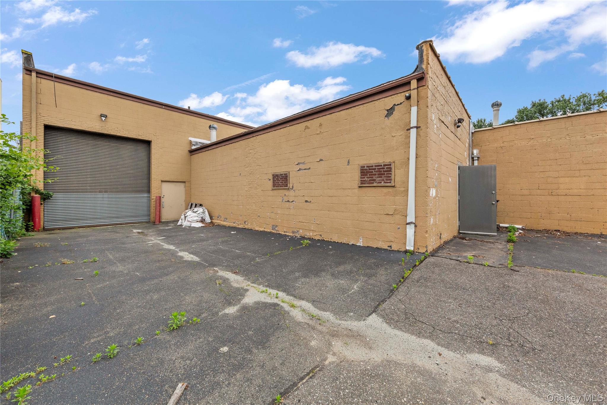 633 W Merrick Road, Valley Stream, NY 11580