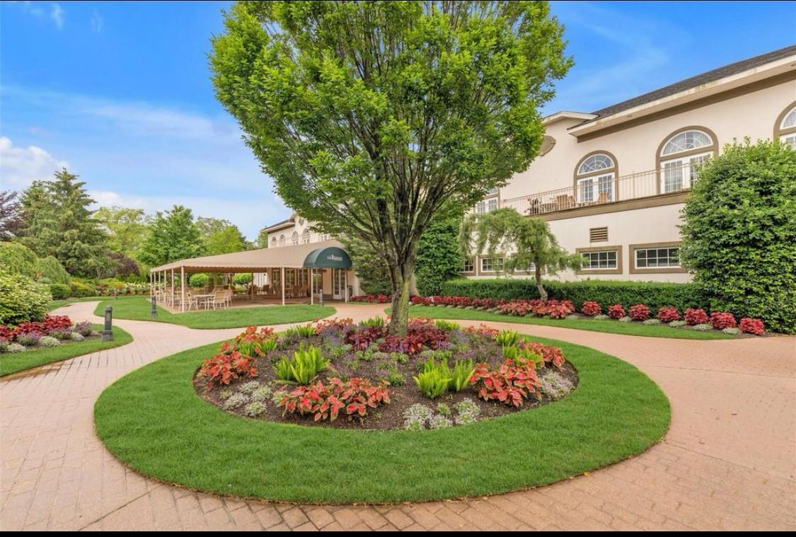 1126 Savoy Drive, Melville, NY 11747