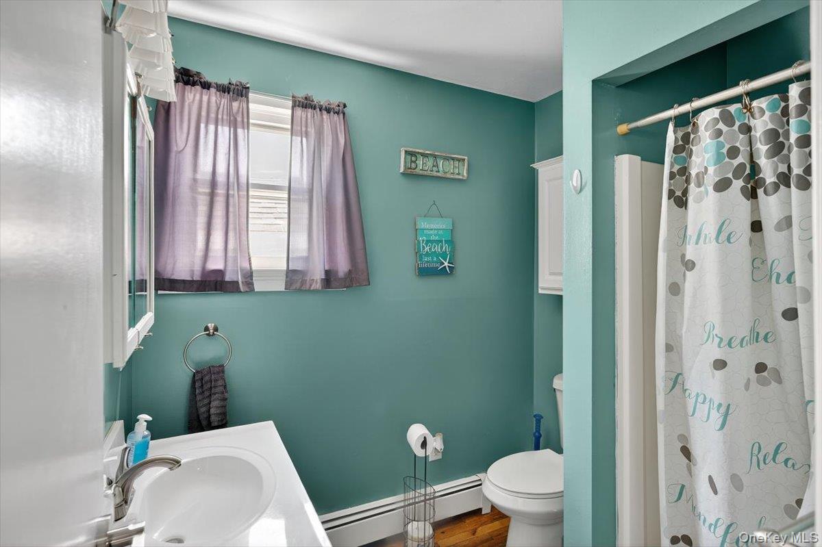 75 Head Of The Neck Road, Bellport, NY 11713