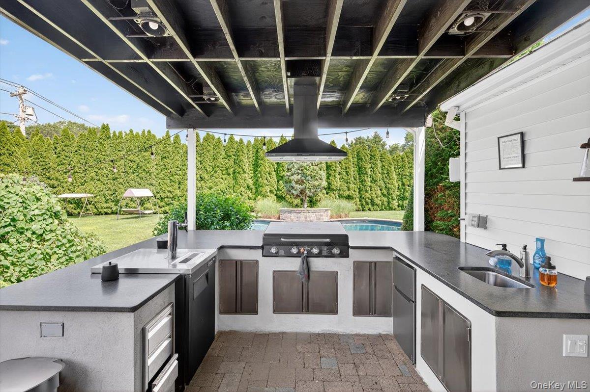 75 Head Of The Neck Road, Bellport, NY 11713