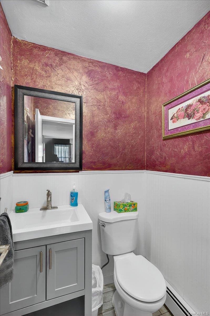 75 Head Of The Neck Road, Bellport, NY 11713