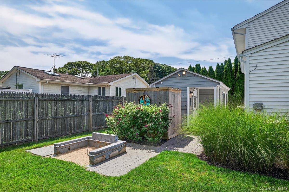 75 Head Of The Neck Road, Bellport, NY 11713