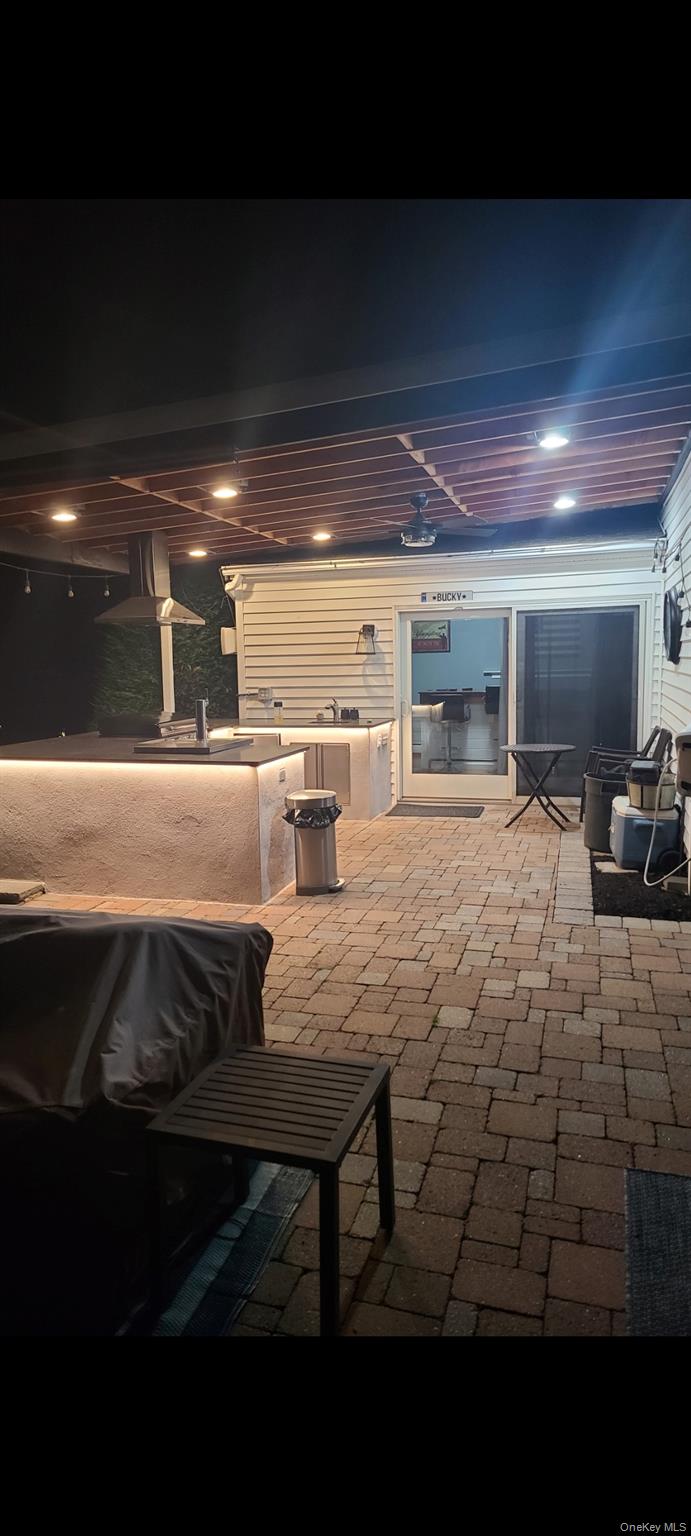 75 Head Of The Neck Road, Bellport, NY 11713