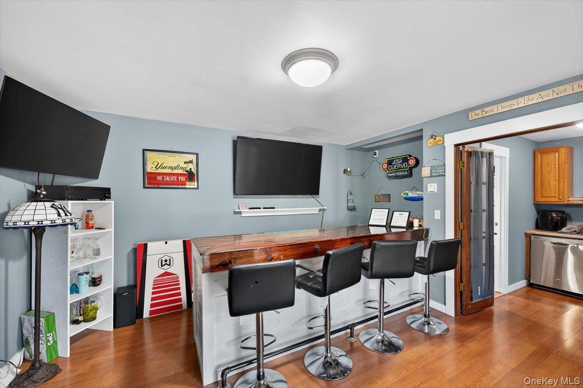 75 Head Of The Neck Road, Bellport, NY 11713