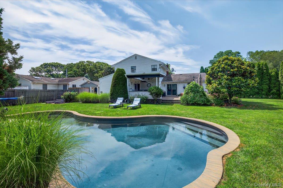 75 Head Of The Neck Road, Bellport, NY 11713