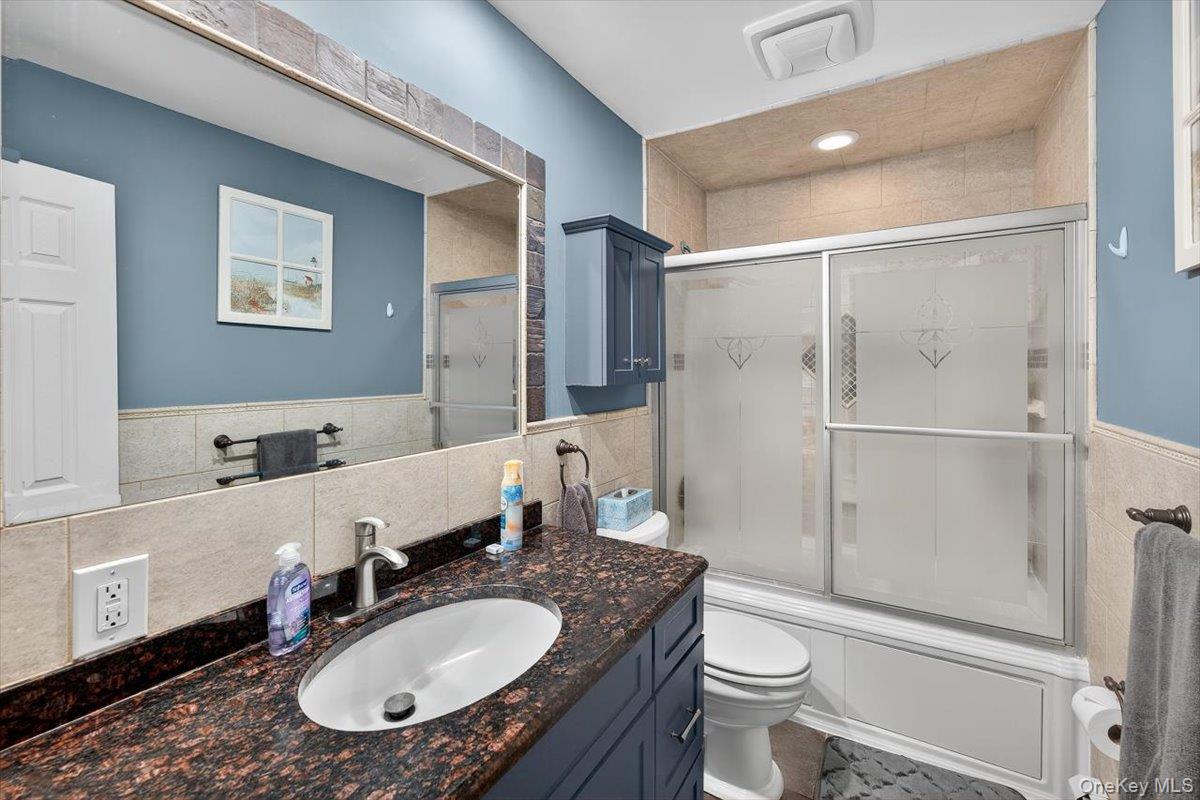 75 Head Of The Neck Road, Bellport, NY 11713