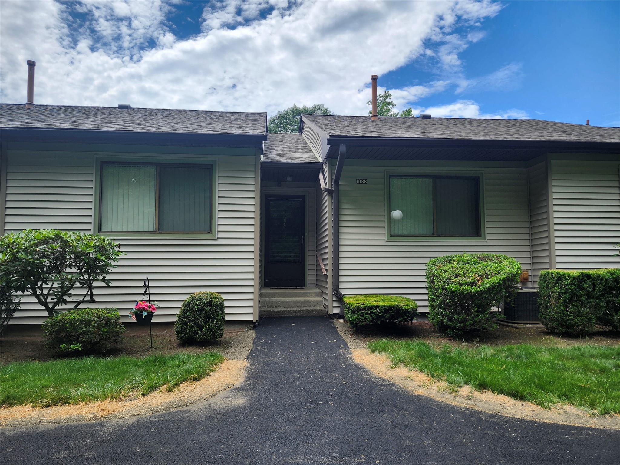 108 Village Road # B, Jefferson Valley, NY 10598