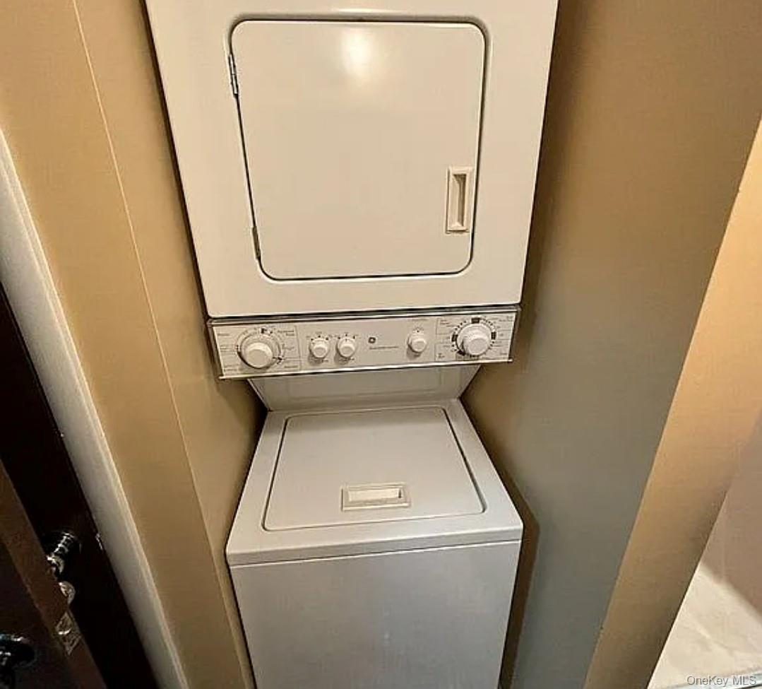 108 Village Road # B, Jefferson Valley, NY 10598