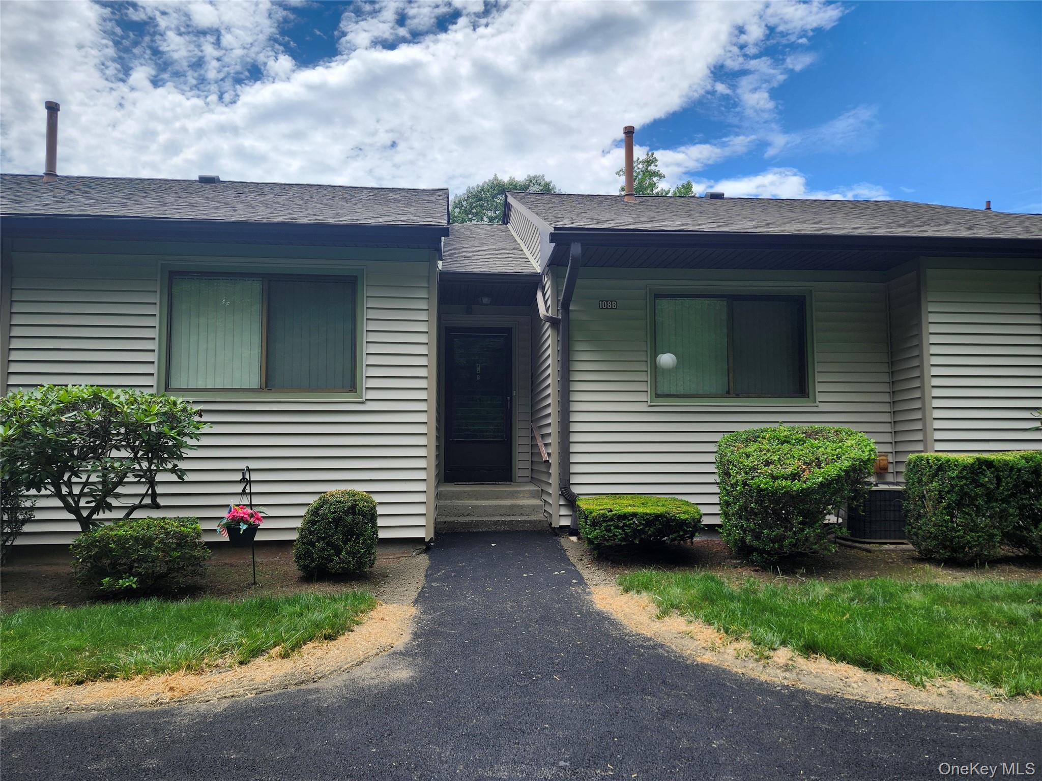 108 Village Road # B, Jefferson Valley, NY 10598