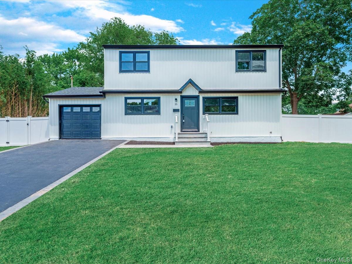 25 Riverdale Avenue, Oakdale, NY 11769