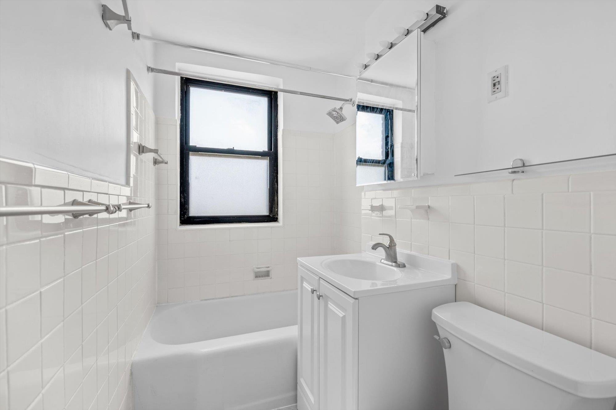 99-52 66 Road # 11W, Rego Park, NY 11374