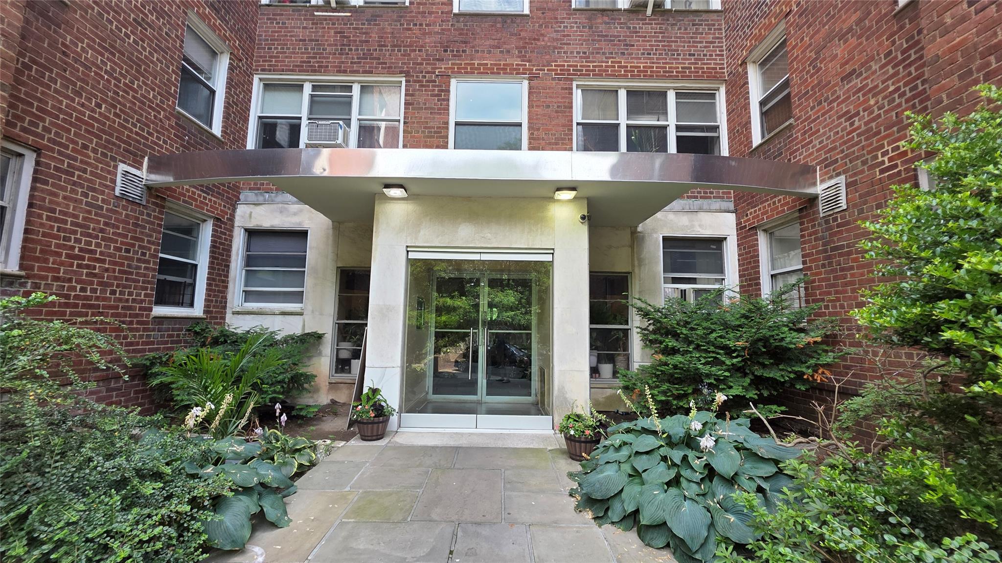 1234 Midland AVE # 1c, Bronxville, NY 10708