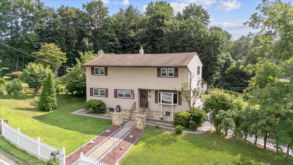 95 Dale Avenue, Cortlandt Manor, NY 10567